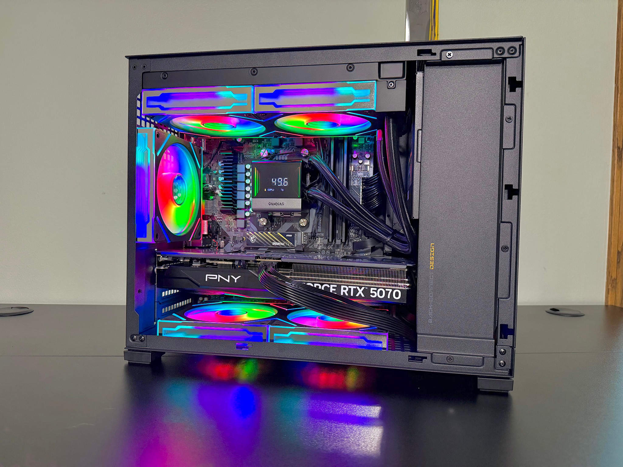 RTX 5070 OC | R7 7700x | 32GB DDR5 | 1TB SSD | LCD Liquid Cooler | Rosewill 1000w PSU Gaming PC