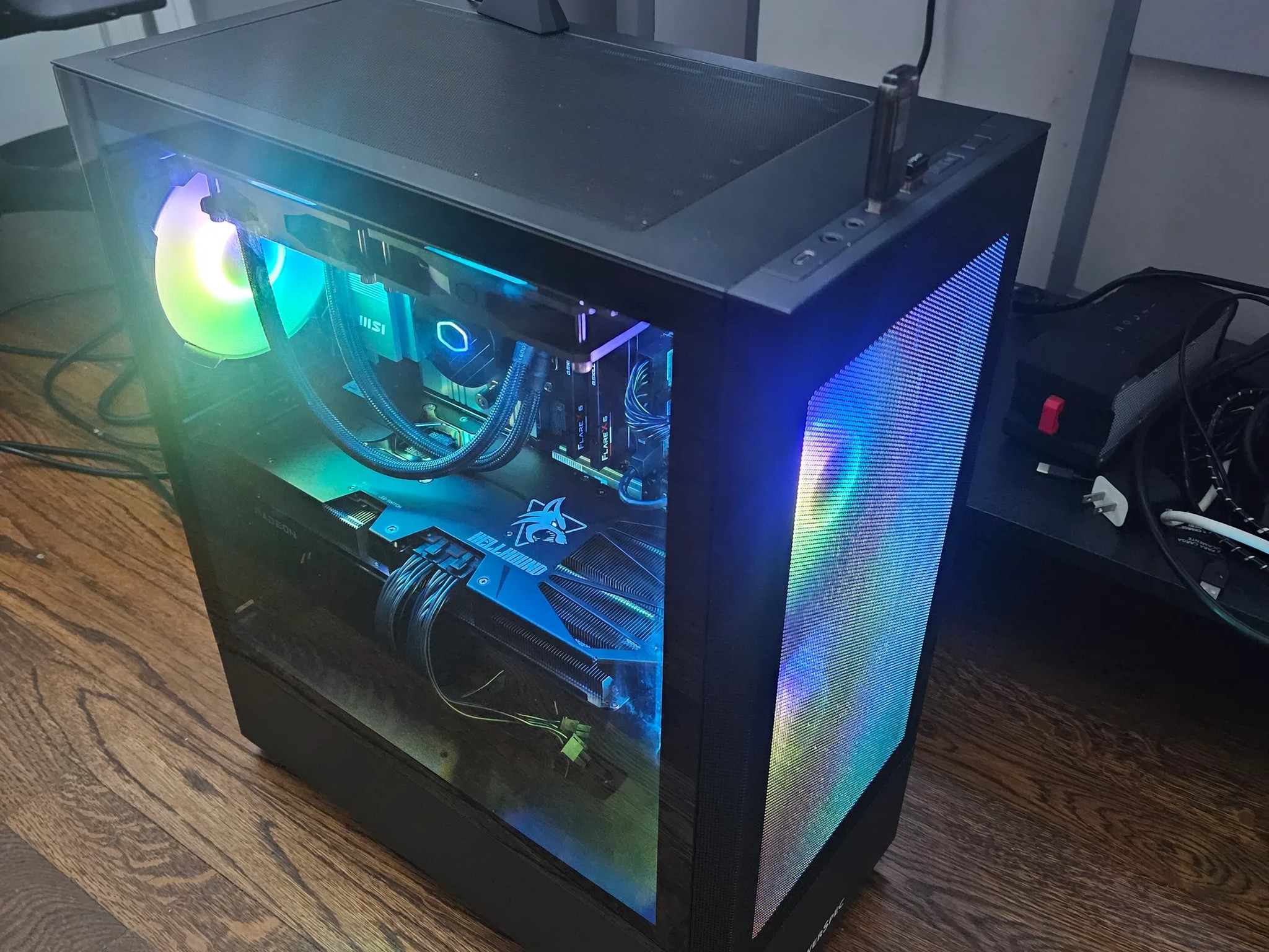 Ryzen 7 7800X3D | RX 9070 XT 16GB | 32GB DDR 5-6000 | 2TB NVMe SSD