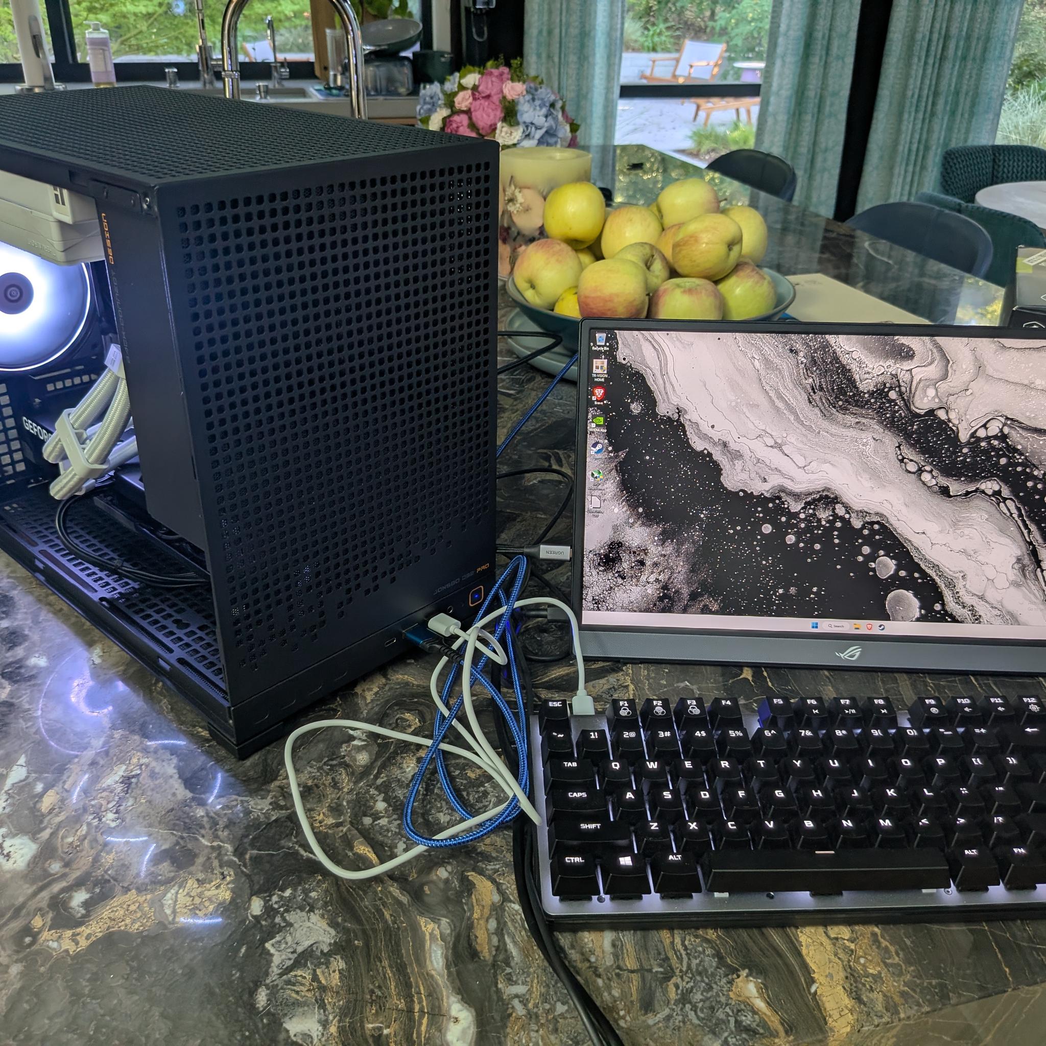 4K Tuxedo - RTX 5070 Ti, Ryzen 7 7800X3D, 32 GB DDR5, 2 TB Gen 5 NVME, Liquid Cooled, RGB