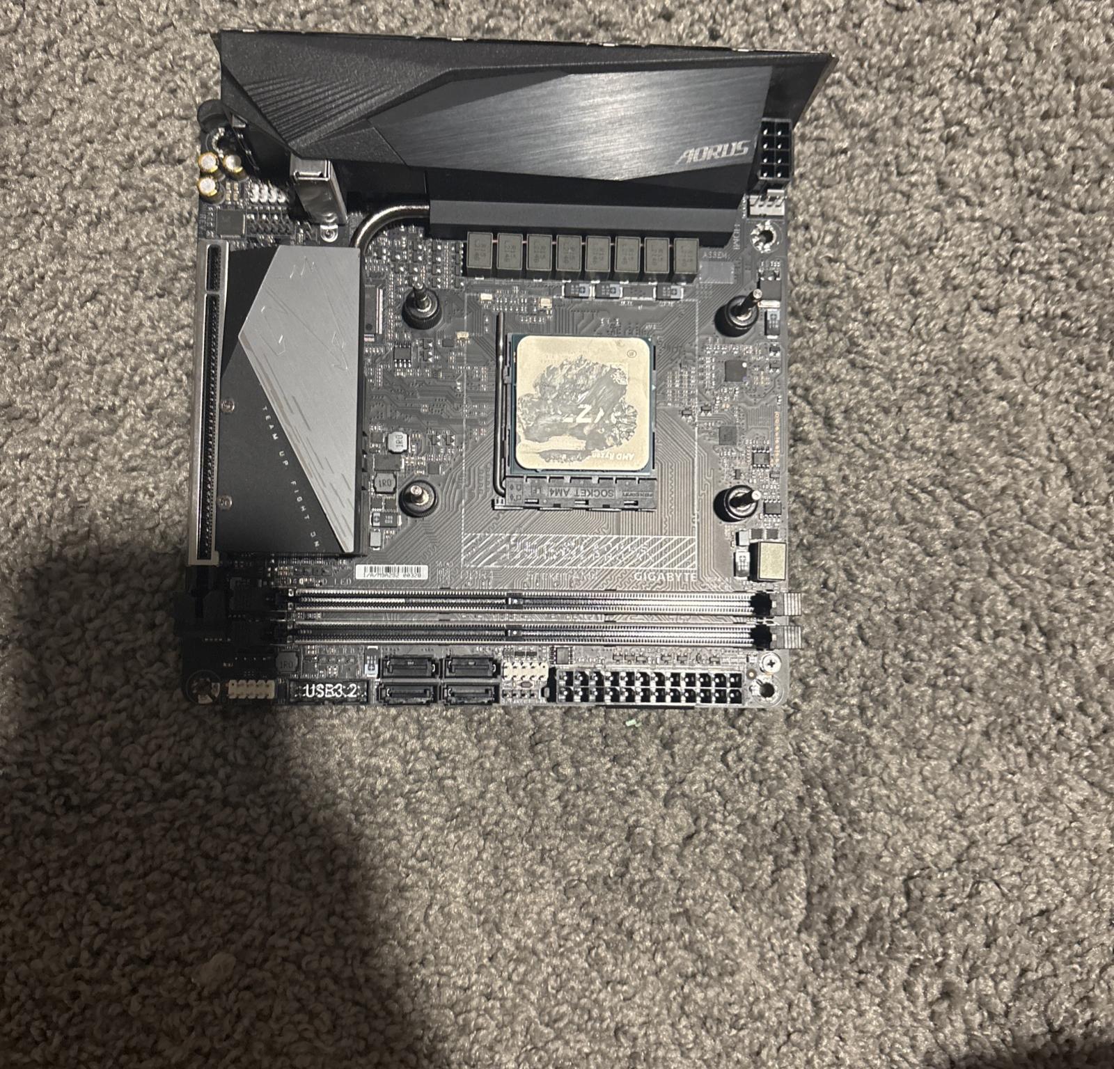 Aorus Ax Pro B550i + Ryzen 5 5600x