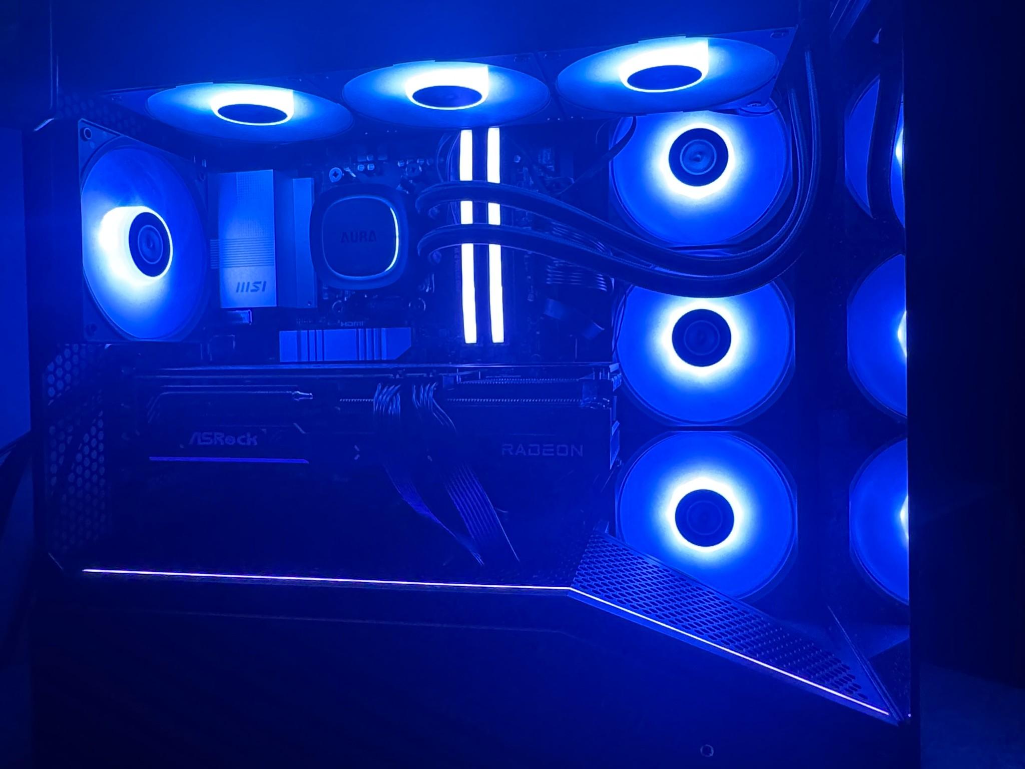 High-End Gaming PC – Ryzen 7 9800X3D | RX 9070 XT 16GB | 32GB DDR5 | 2TB Gen4 NVMe