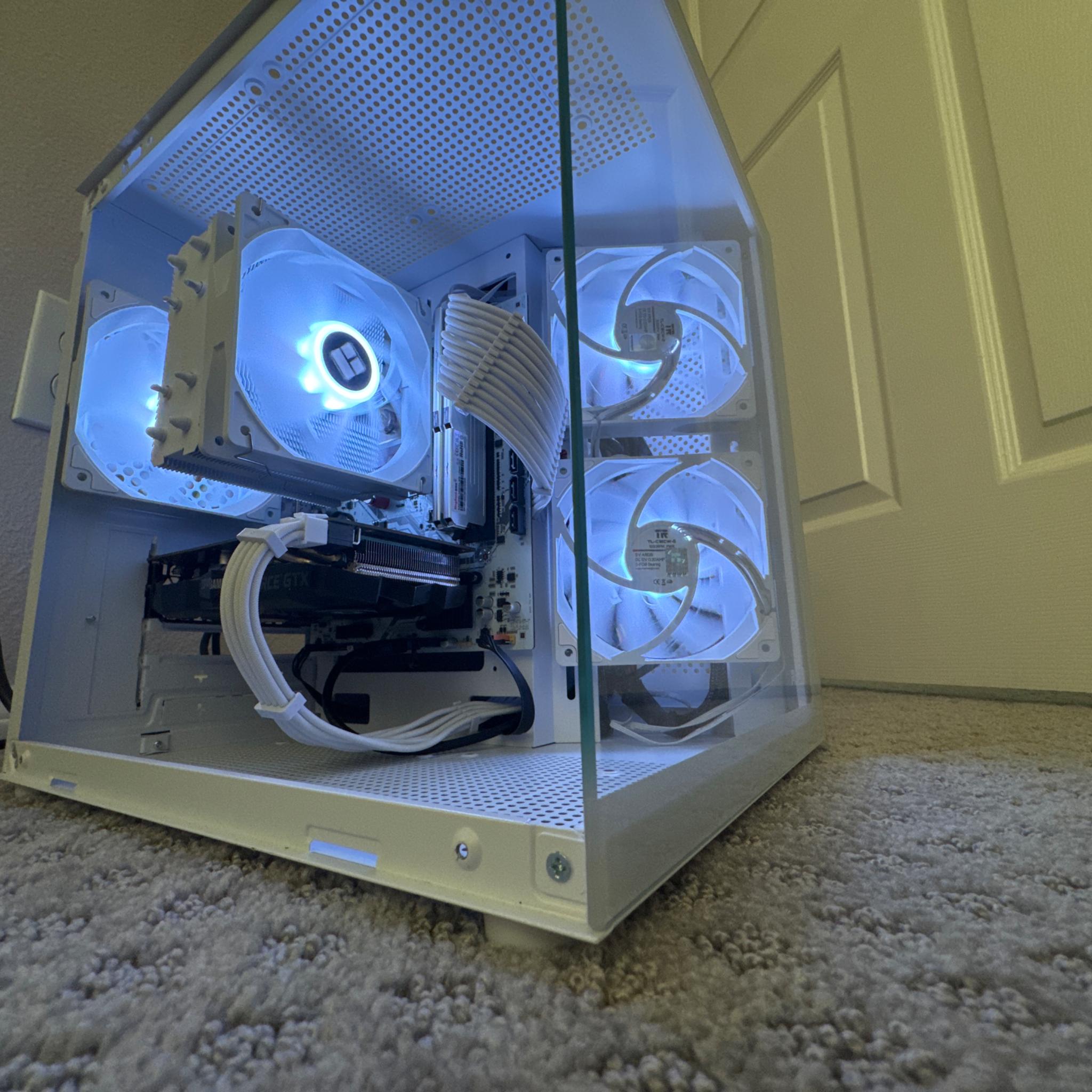 CLEAN ALL WHITE⚪️|GTX 1660 TI|R5 2600|16 GB RAM|1 TB|+WI-FI & Bluetooth|