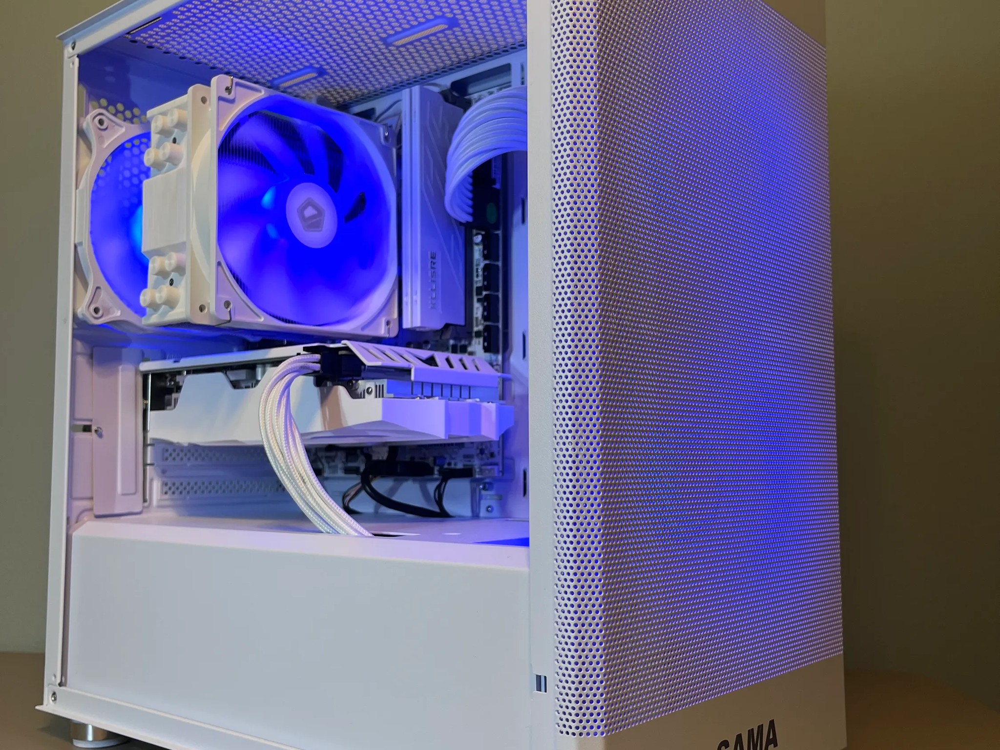 ⚪⚪ White Gaming PC⚪AMD RX 5500 XT 8GB⚪Ryzen 3 3100⚪16GB DDR4⚪500GB NVME