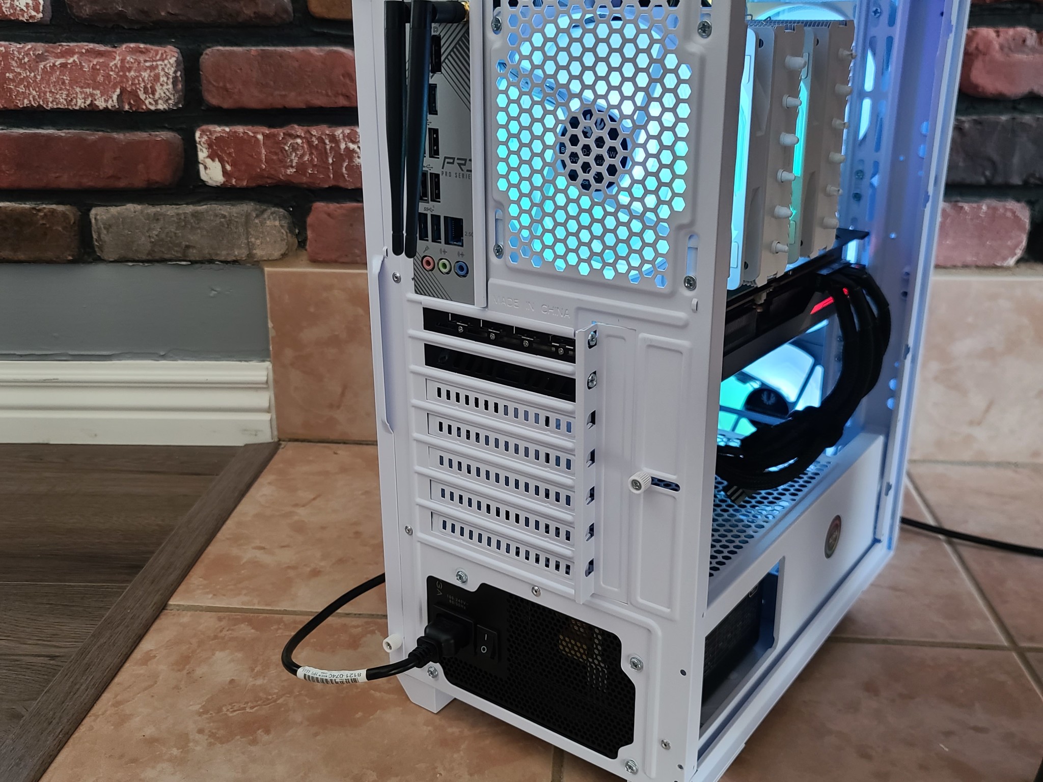 Ryzen 5 7600x, RX 6800 Gaming PC