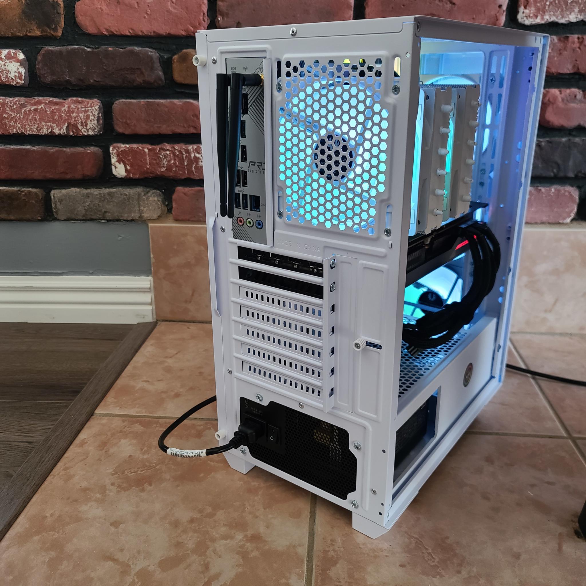 Ryzen 5 7600x, RX 6800 Gaming PC