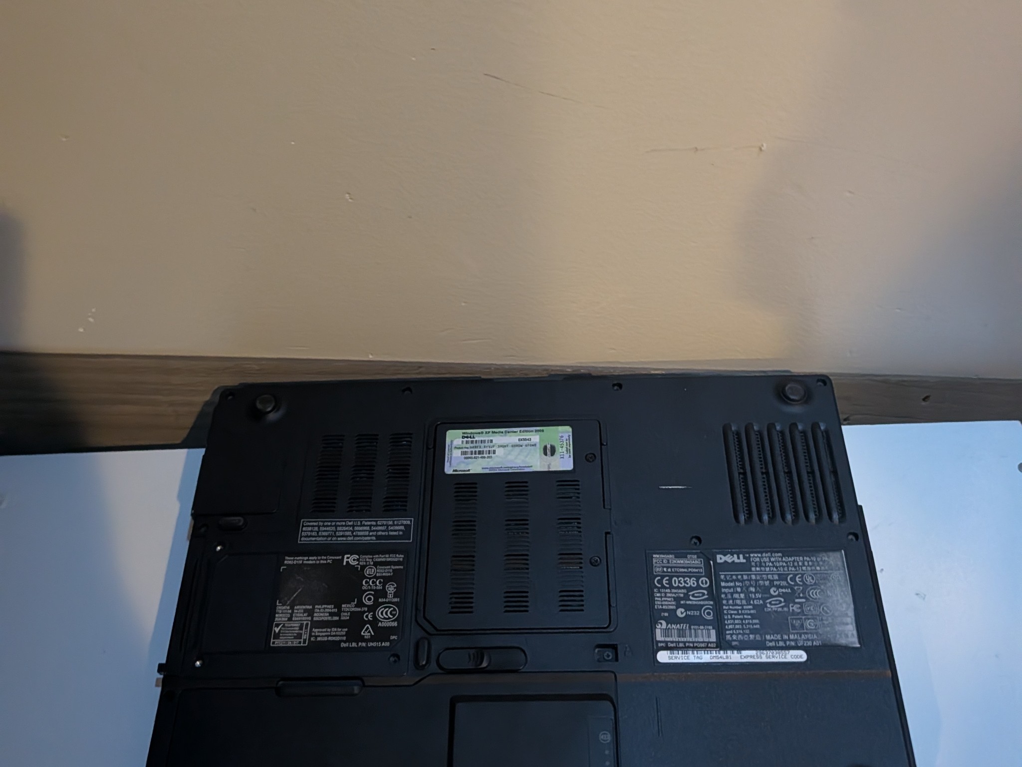 DELL Windows XP Laptop, Like new!