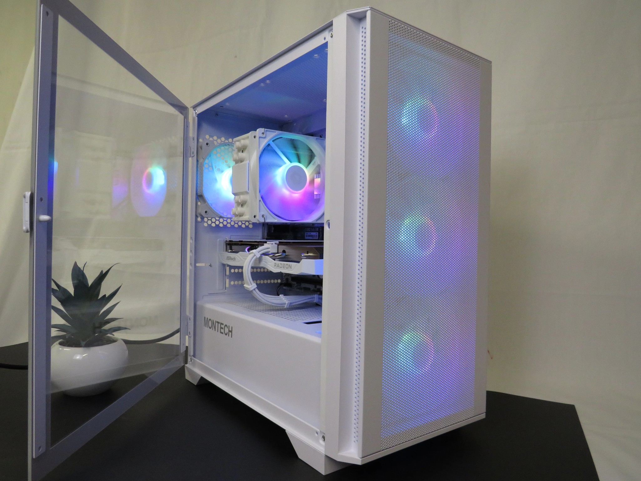 WHITE OUT: All New Parts! Ryzen 5 5600 + AMD RX 6600 + 16 GB RAM + 1 TB NVME SSD