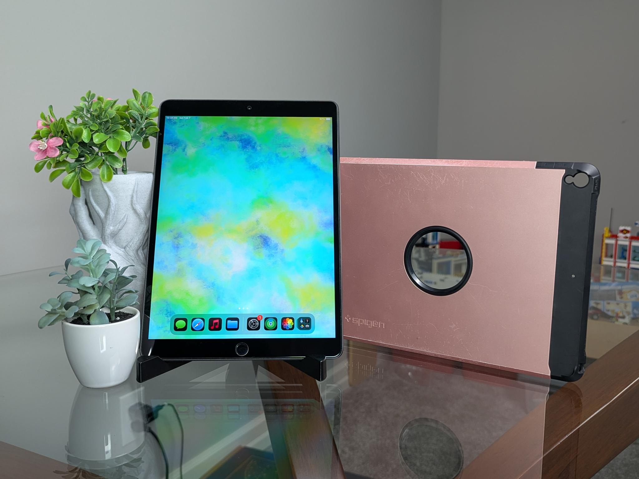 iPad Air 3rd Gen | 64 GB | Near Mint Condition! | Case, Screen Protector, Charger, & Cable included