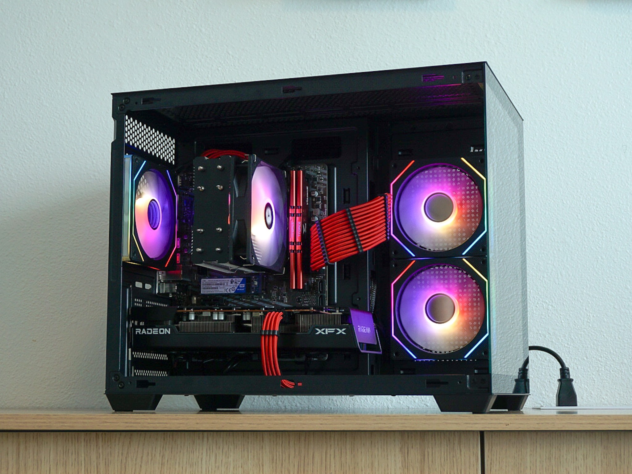 RRX - Ryzen 7 3700X / 16GB RAM DDR4 / RX 6600XT 8GB / 1TB NVMe SSD