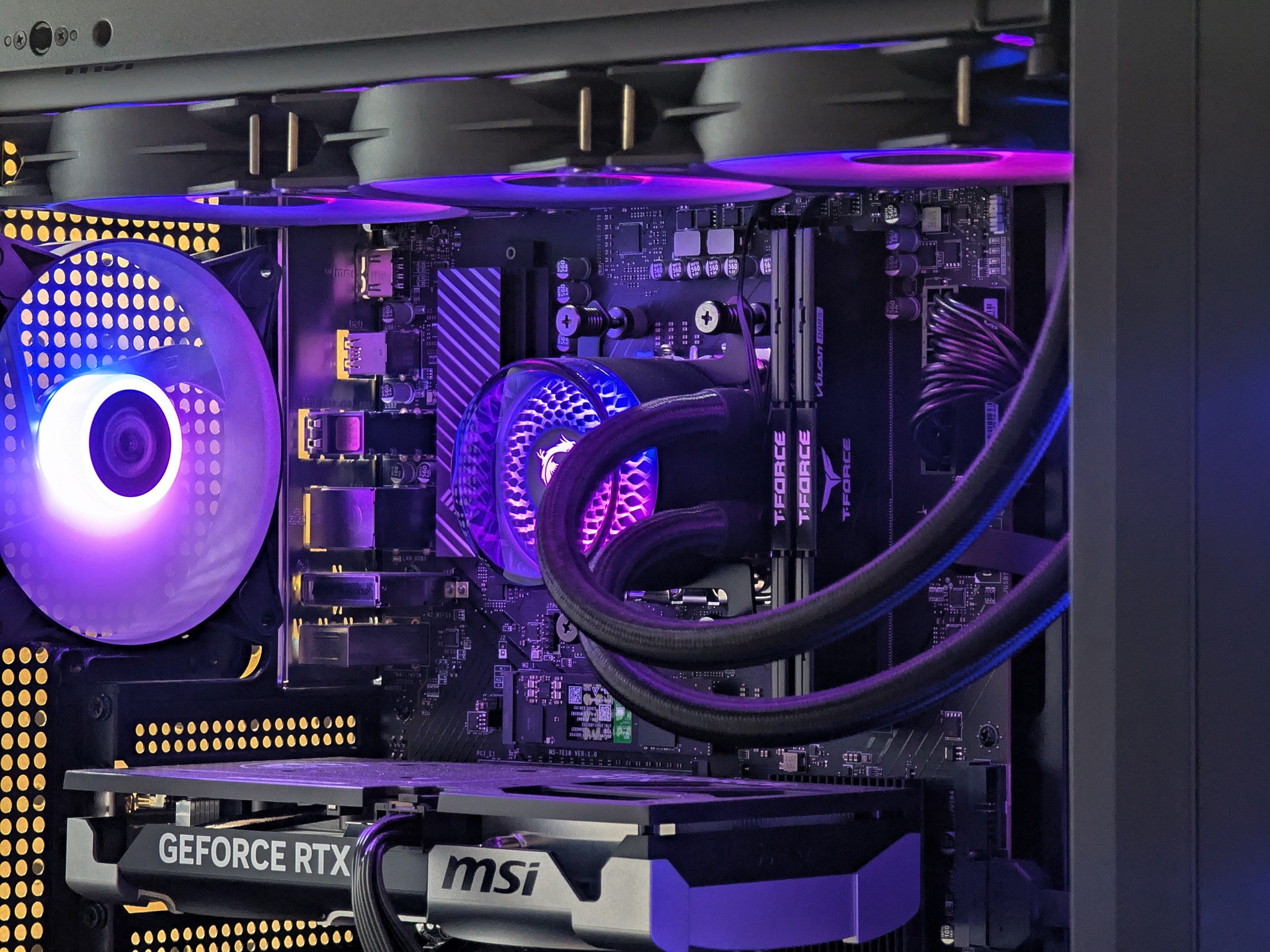 🖥️ **Prebuilt High-End Gaming PC — RTX 5060 Ti / Ryzen 9 7900X / 32GB DDR5**