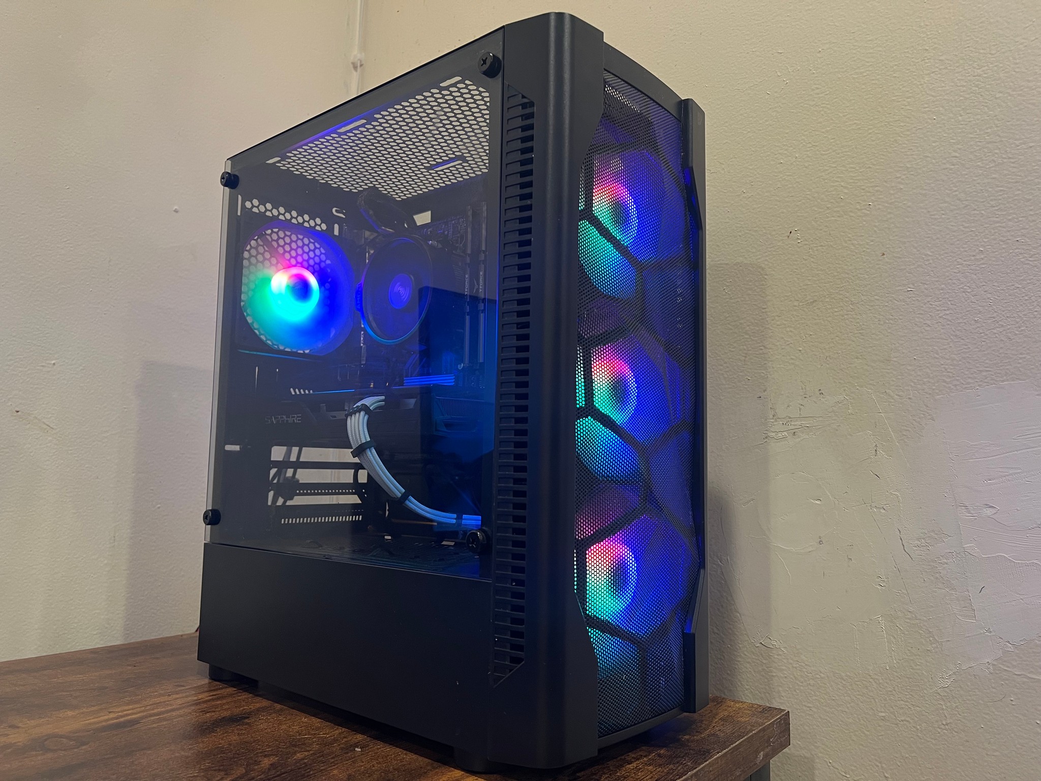 RX 5500xt | Ryzen 5 1600 | 16gb RAM | 512gb NVMe | Windows 11 | Budget Gaming PC