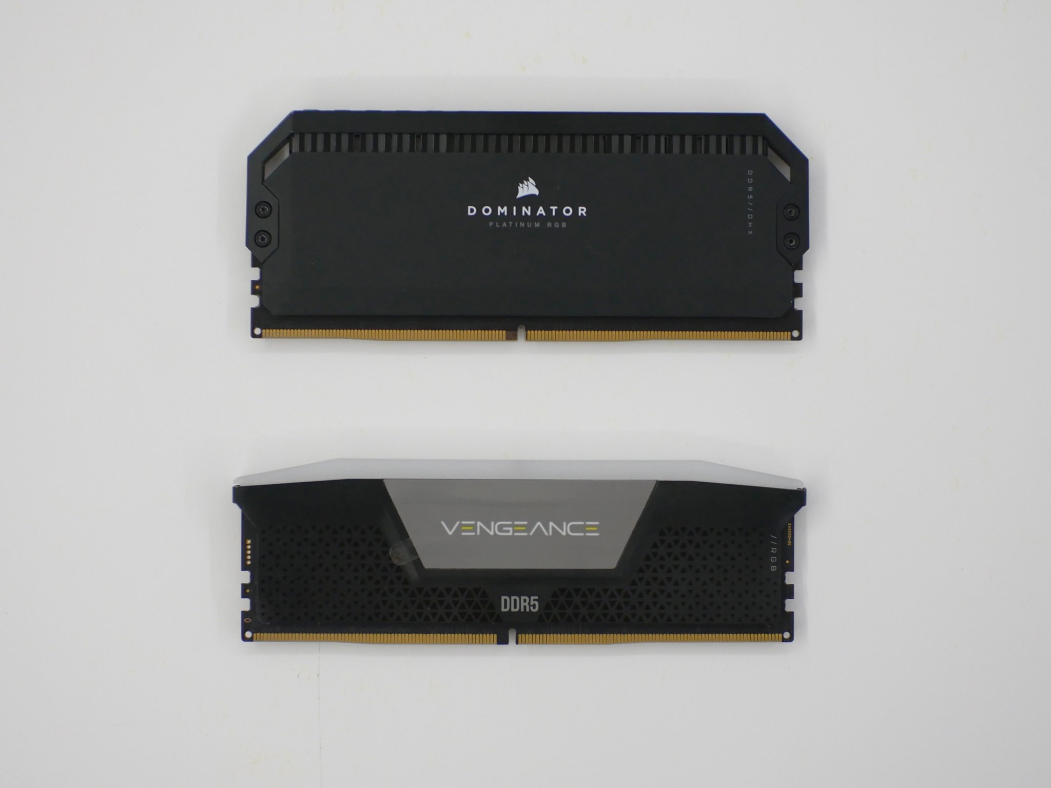 DDR5 32GB, vengeance 16gb 6400mt/s, dominator platinum 16gb 5200MT/s