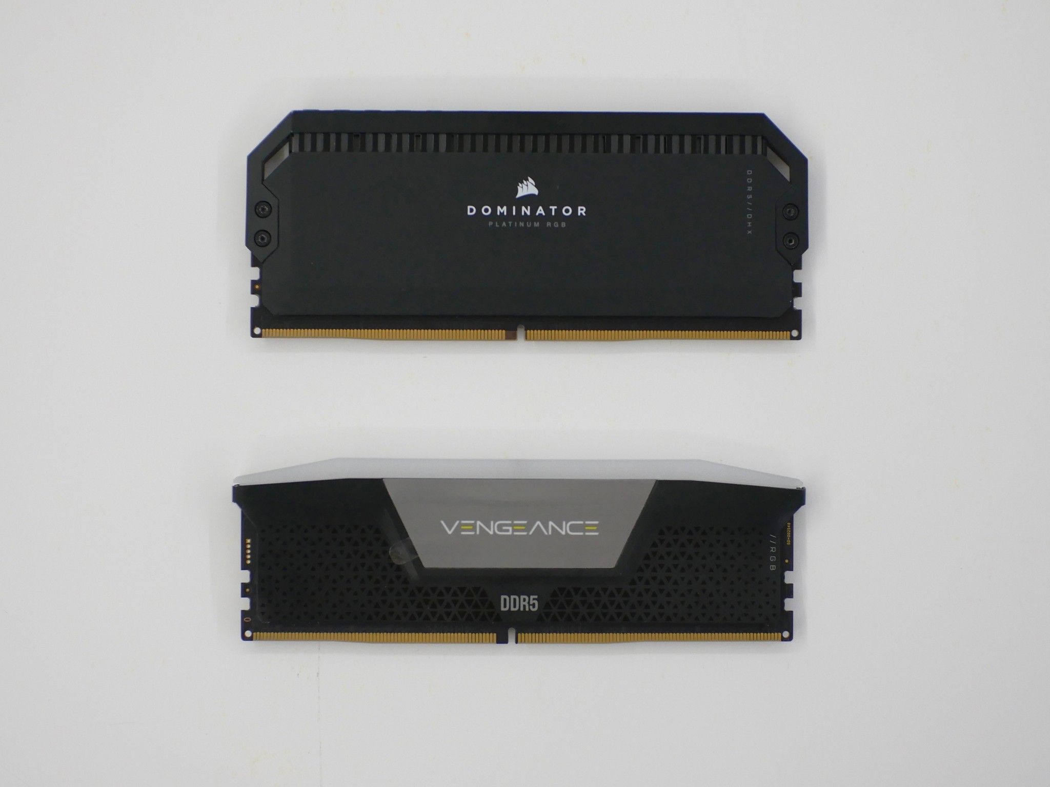 DDR5 32GB, vengeance 16gb 6400mt/s, dominator platinum 16gb 5200MT/s