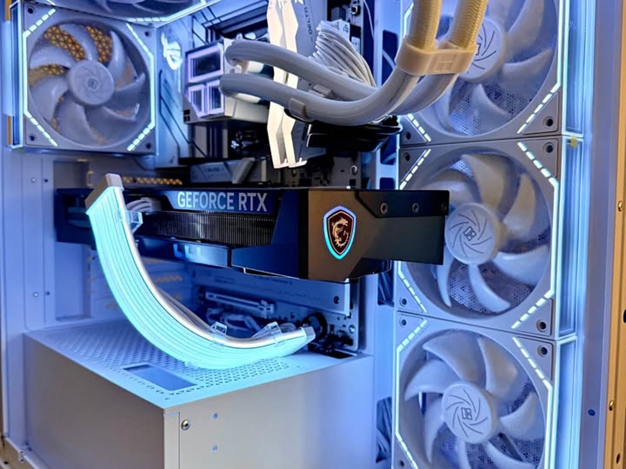 ❄️"The FrostForge"| 9800X3D | RTX 5070 Ti | 32gb DDR5| Windows 11 Pro