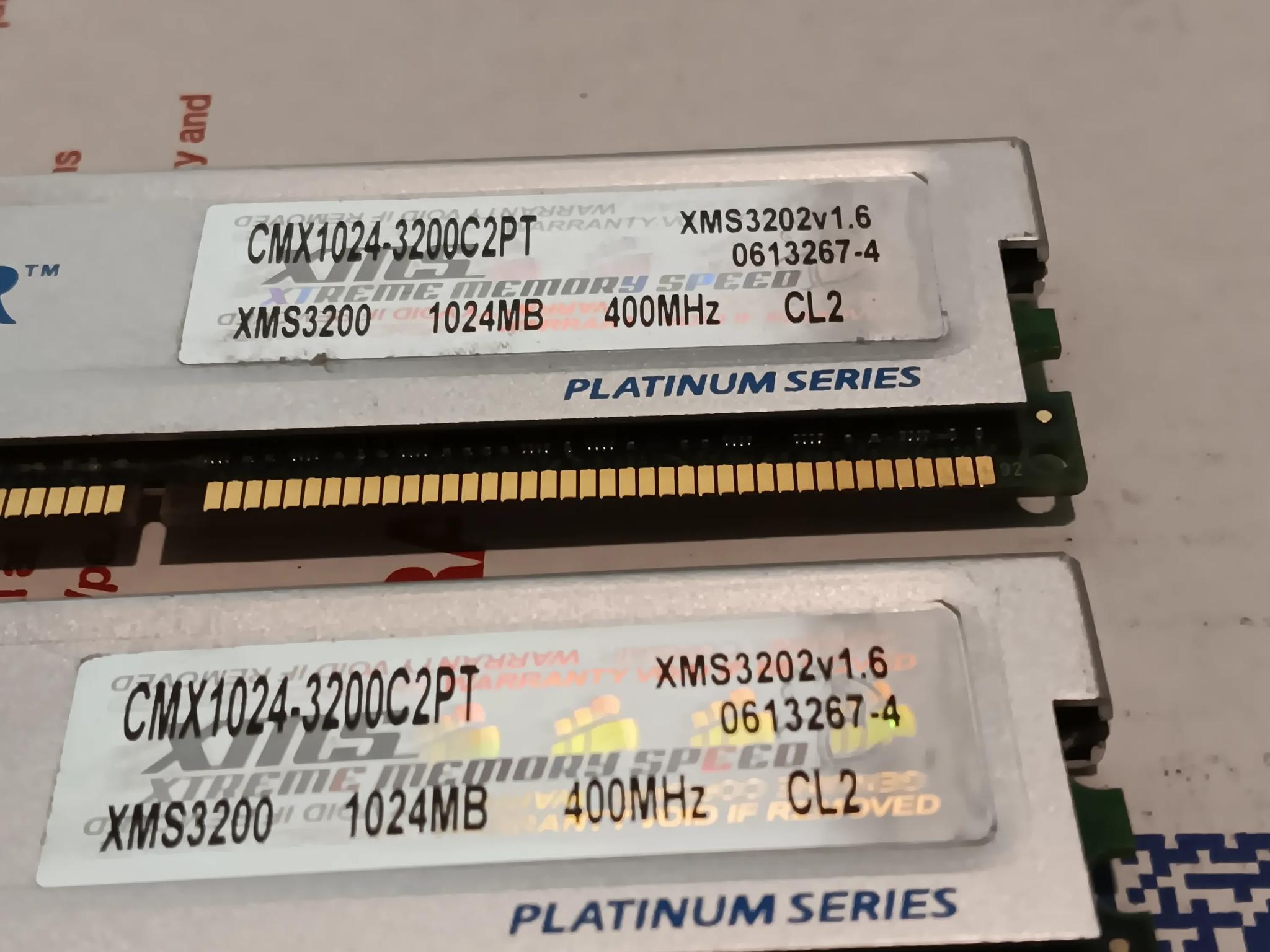 ASUS A8N-SLI Deluxe Athlon 64 X2 3800 Radeon X550 128MB 2GB RAM