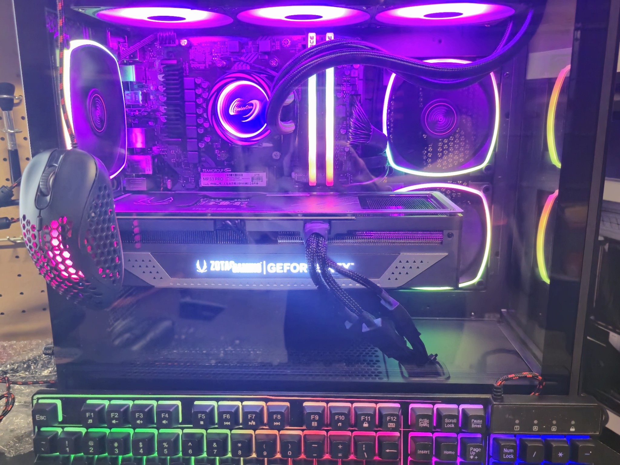 Skytech Azure II (4070 TI Super / Ryzen 7 7800X3D