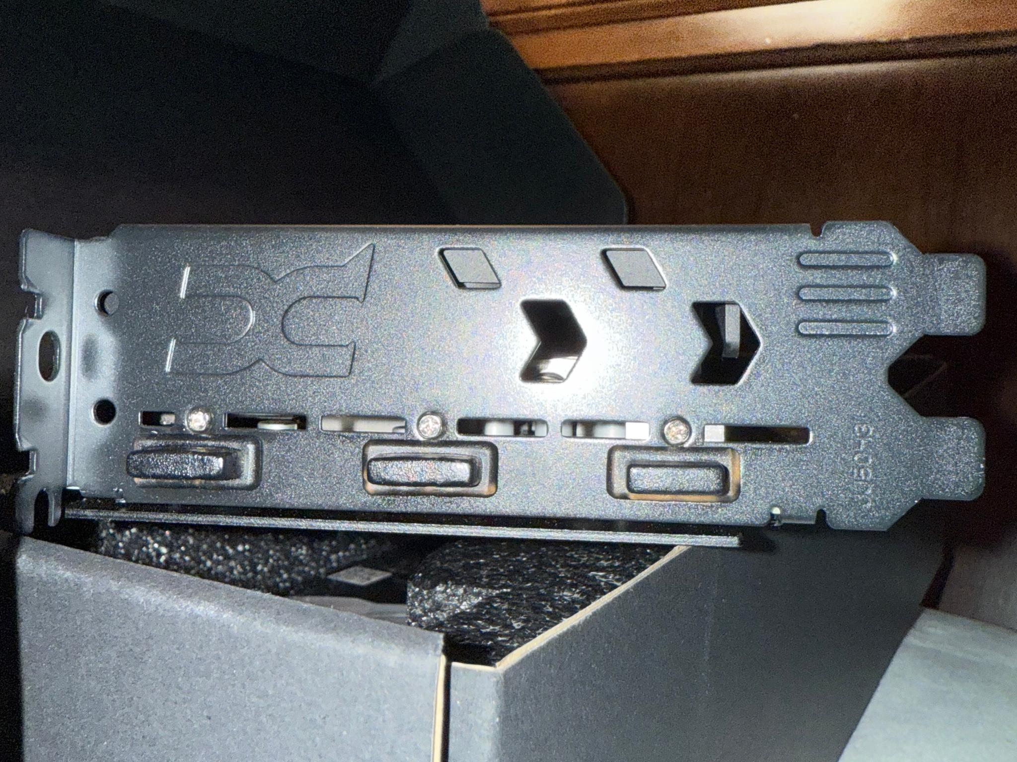 Powercolor Hellhound 9060 XT