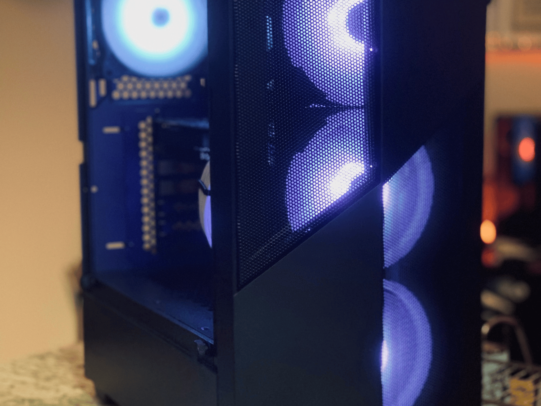 Entry Level Black/White Gaming PC (Ryzen 5 1500x + GTX 980)