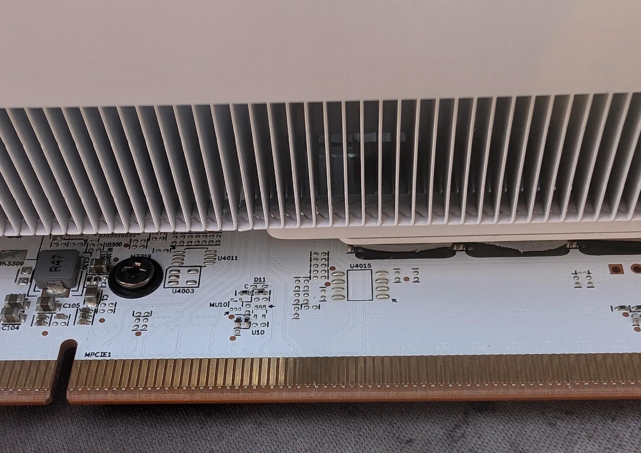 7800XT Spectral White - Never Used to Game or Anything
