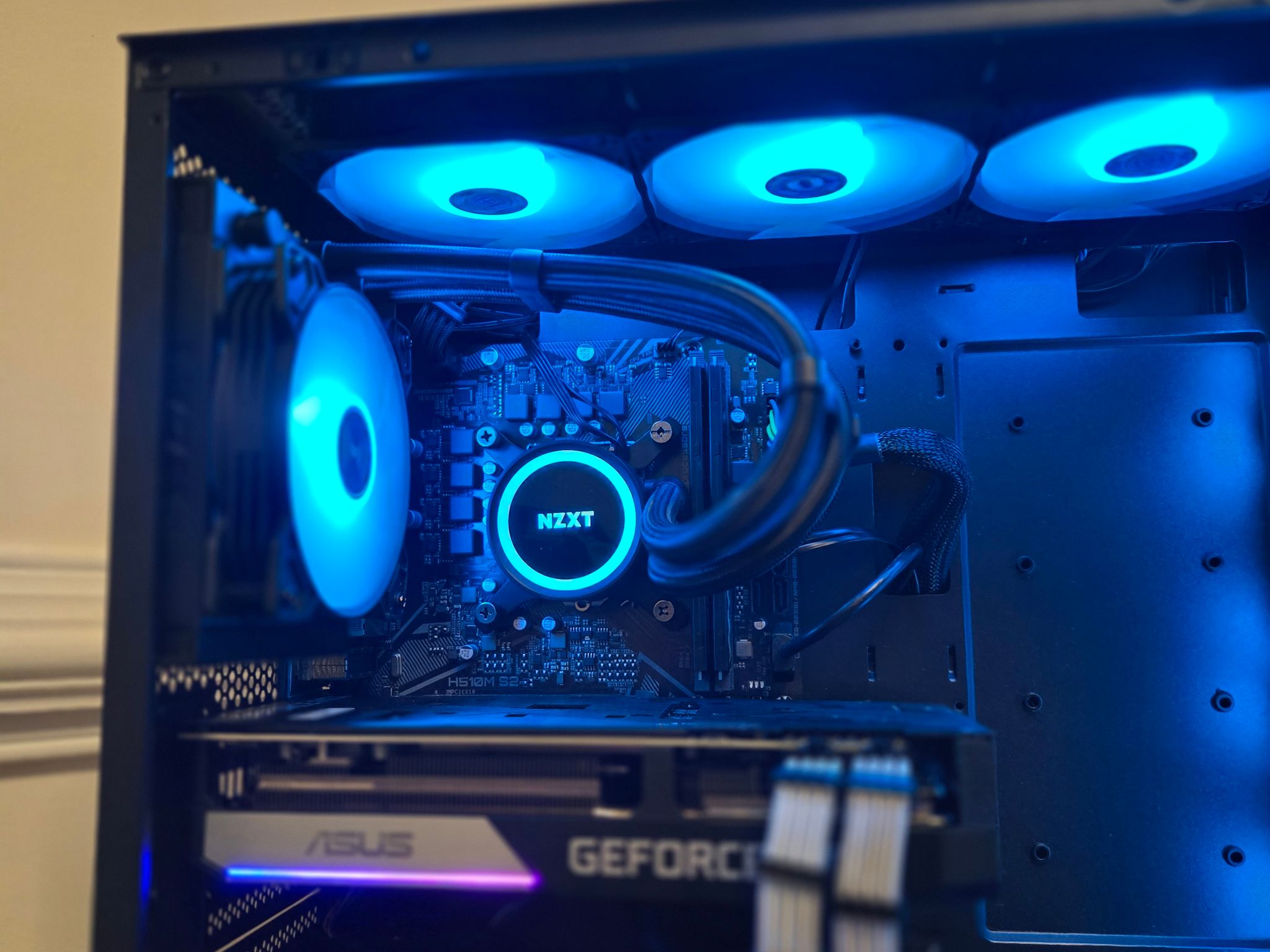 RTX 3070 | i7 11700F | 16gb DDR4 | 1.2tb Storage