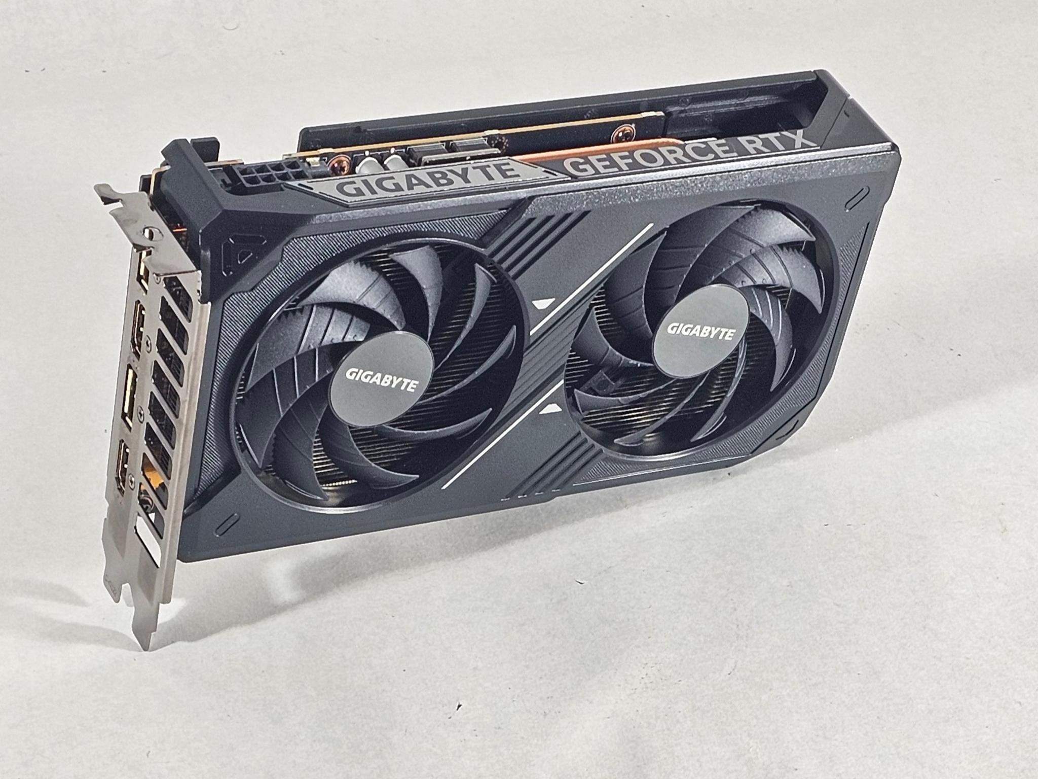 RTX 5050 Gigabyte 8GB