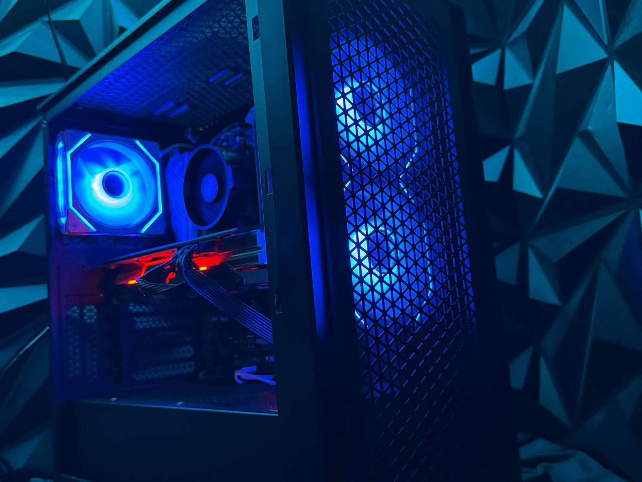 💪🎯Mid Daddy💪🎯 Ryzen 5 3600| RX 5700XT 16 GB DDR4| 2 TB SSD