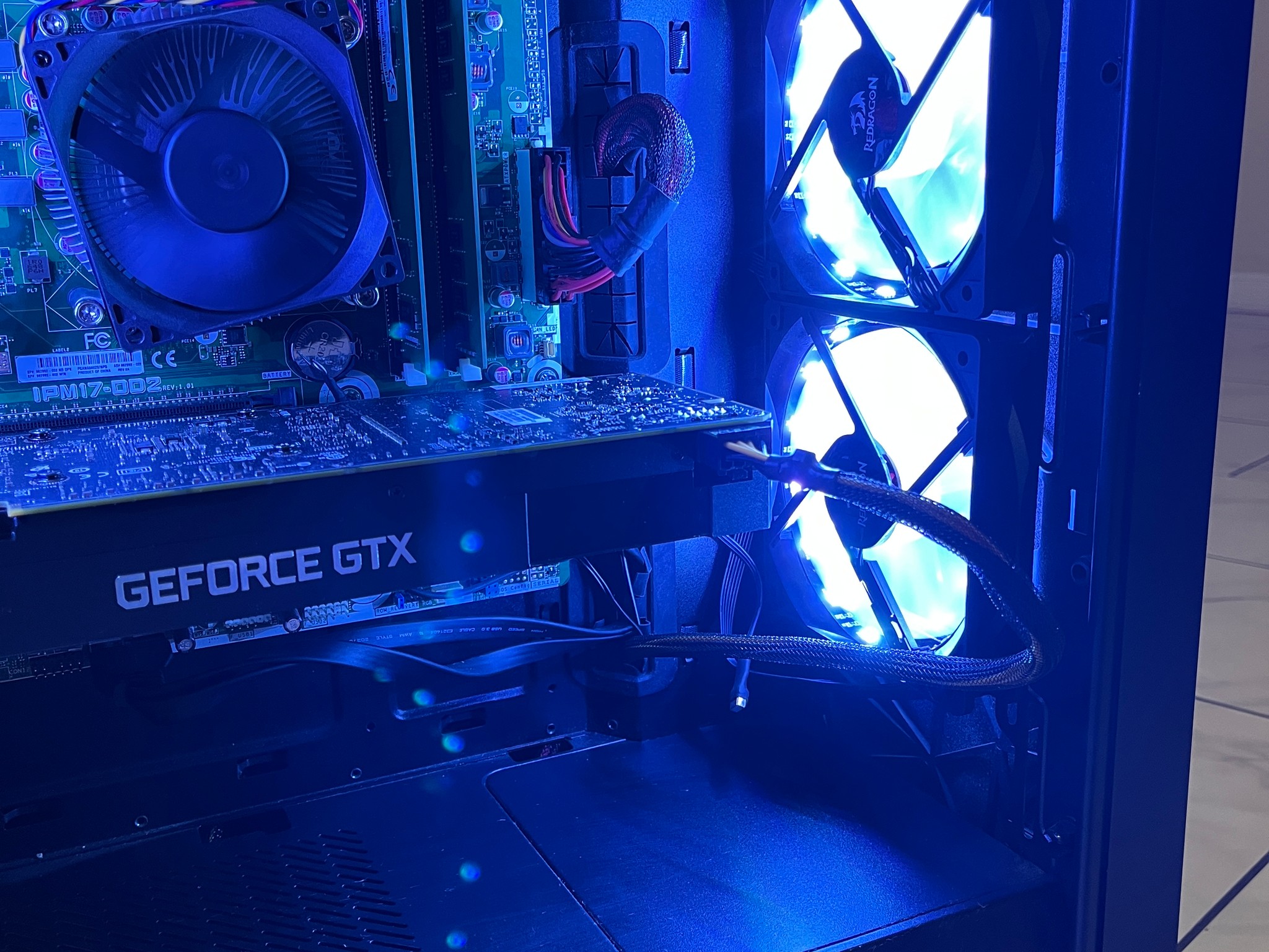 🔥NVIDIA GTX 1070, Intel i5-7400, 1 TB Storage, 12 GB RAM, High Performance RGB Gaming PC w/ Remote🟢