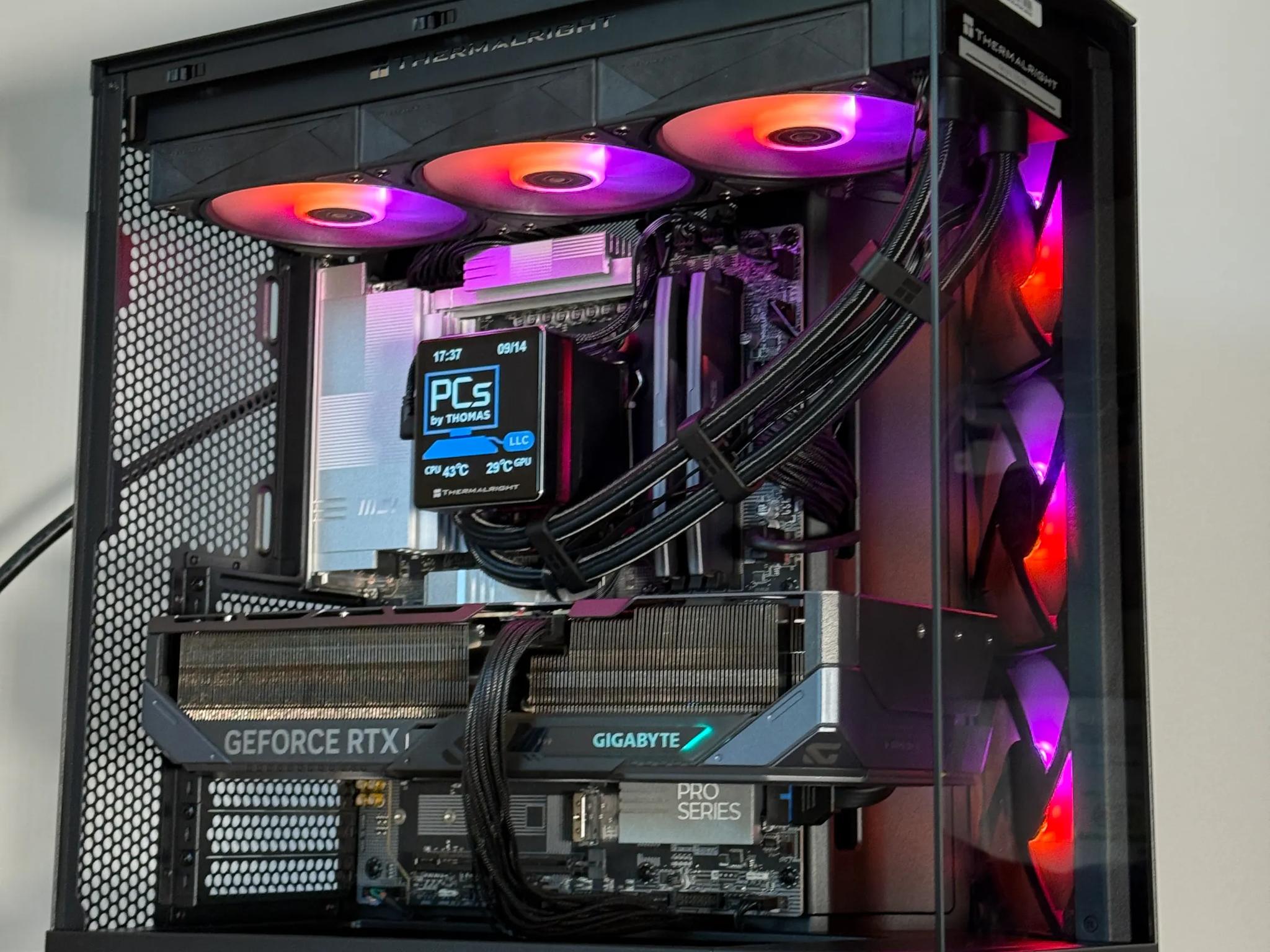 RTX 5090 Ryzen 7 9800x3d Gaming C