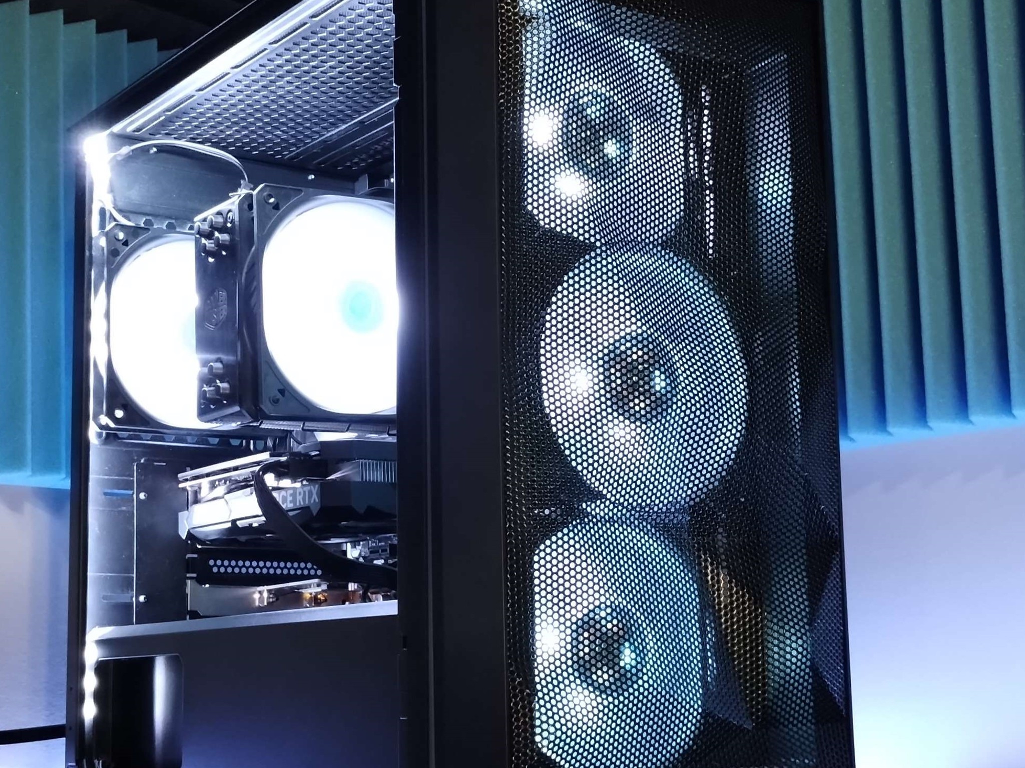 Chroma: Ryzen 5 RTX4060 + 32GB + 1TB NVMe High-airflow build