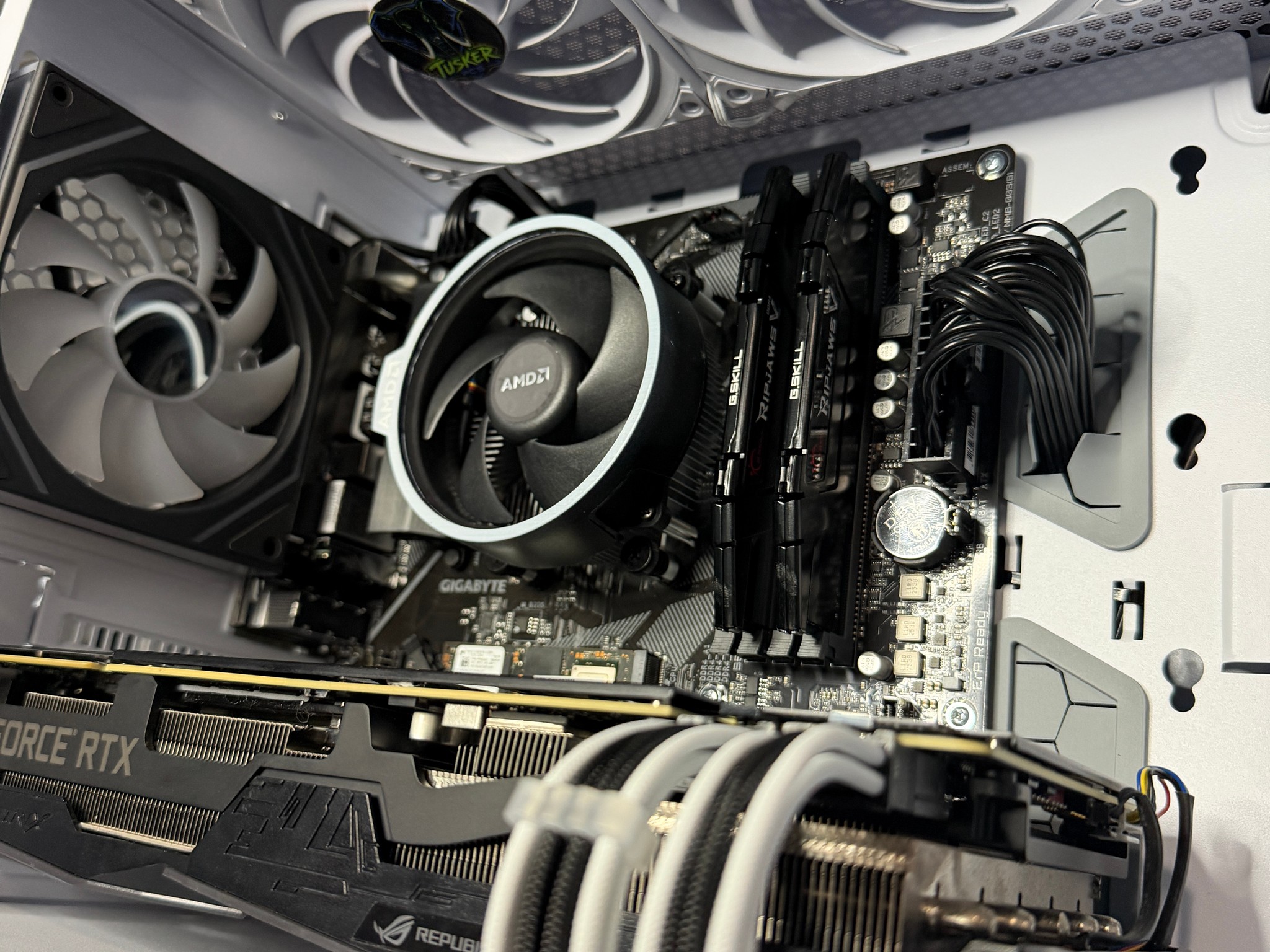 ☯️🥊 YIN YANG PUNCH 🥊☯️Ryzen 5 5500| RTX 2080 Super| 16 GB DDR4| 750GB NVMe| 650 Gold PSU