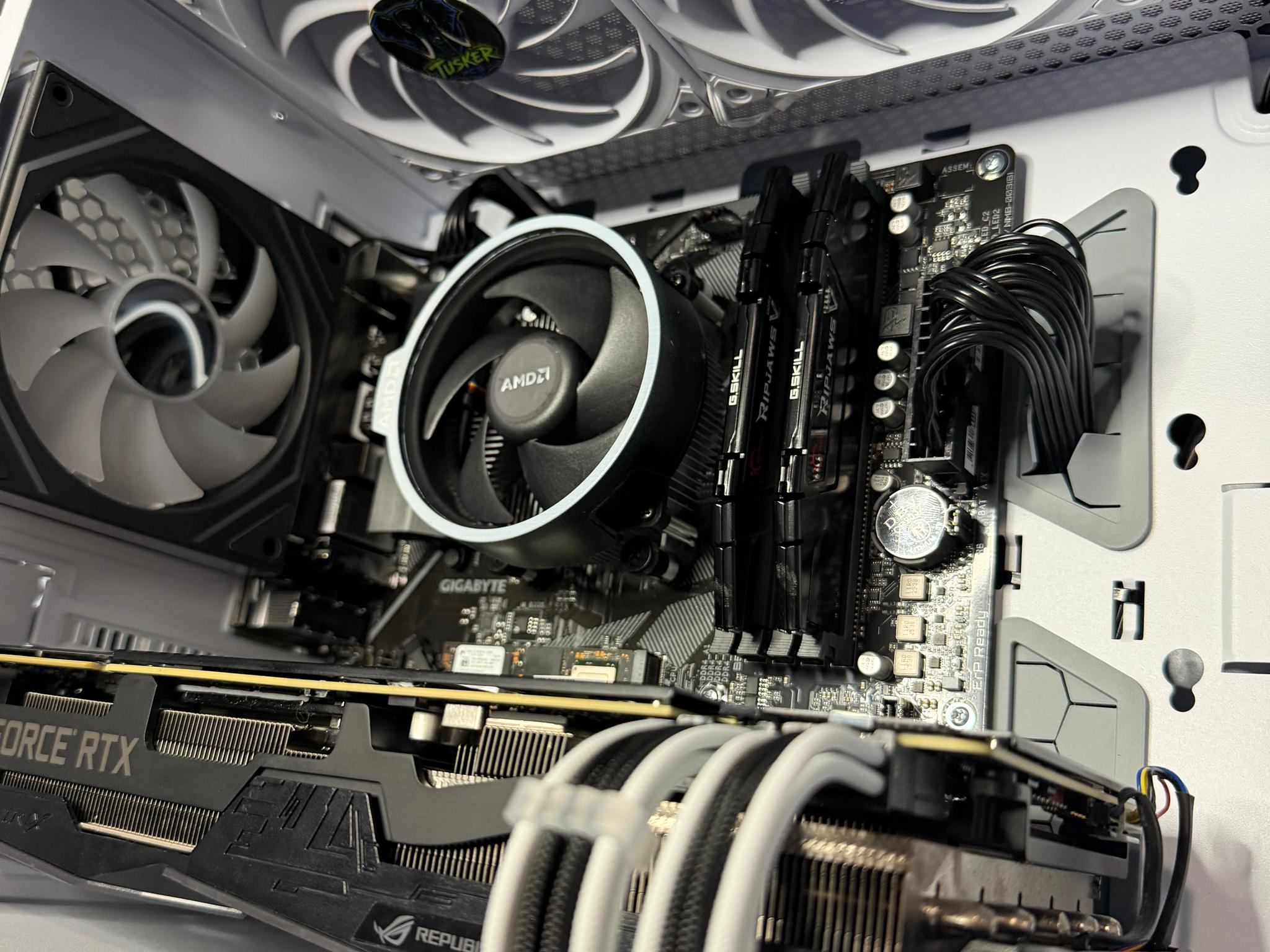 ☯️🥊 YIN YANG PUNCH 🥊☯️Ryzen 5 5500| RTX 2080 Super| 16 GB DDR4| 750GB NVMe| 650 Gold PSU