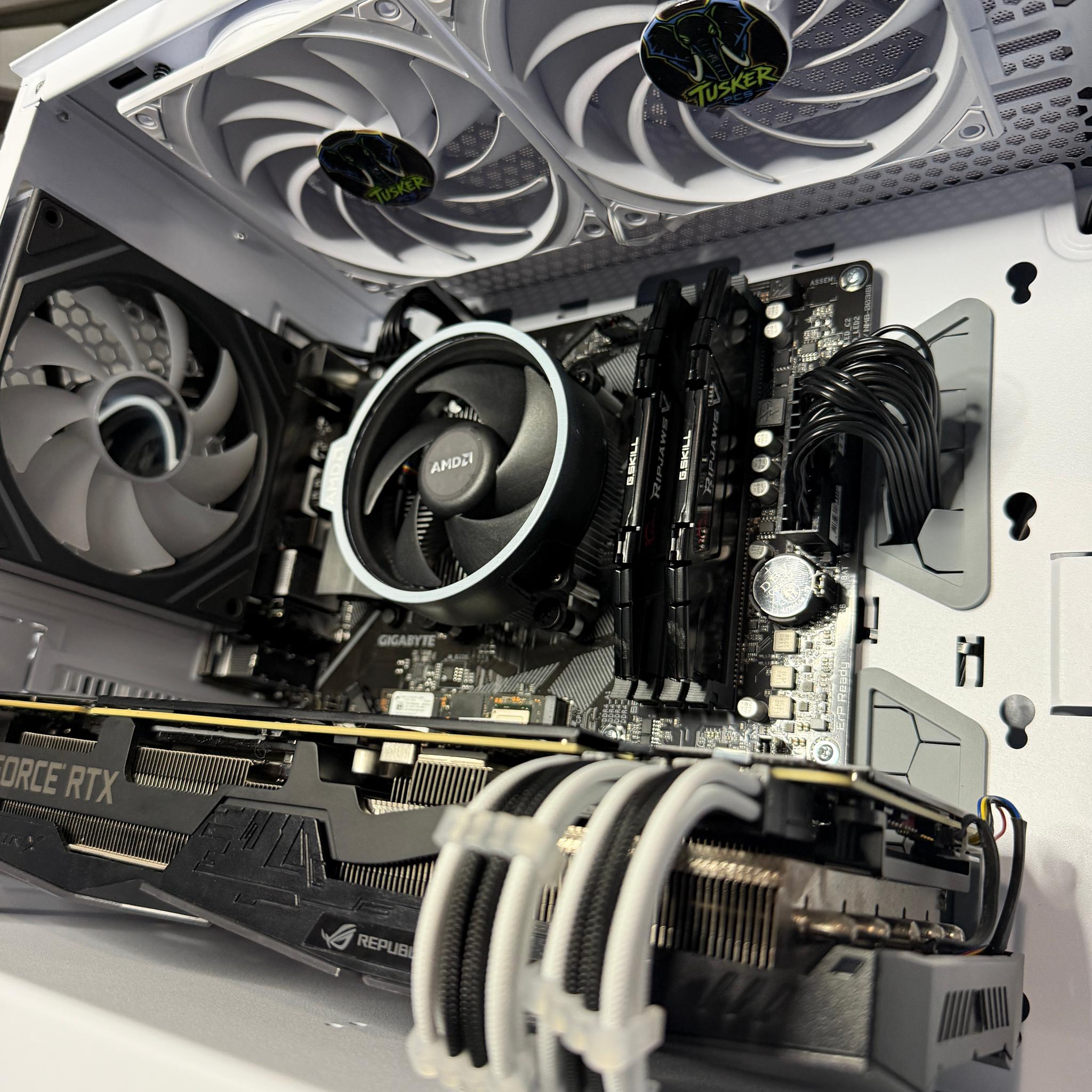 ☯️🥊 YIN YANG PUNCH 🥊☯️Ryzen 5 5500| RTX 2080 Super| 16 GB DDR4| 750GB NVMe| 650 Gold PSU