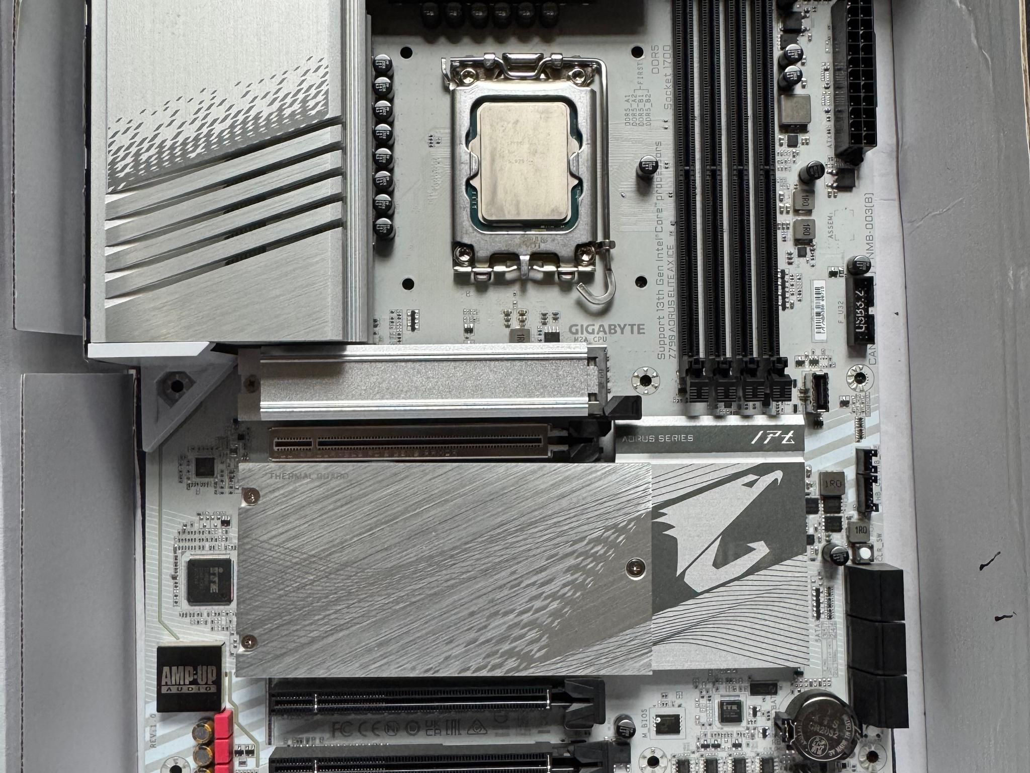 Z790 Aorus Elite AX ICE w/ i9-12900K