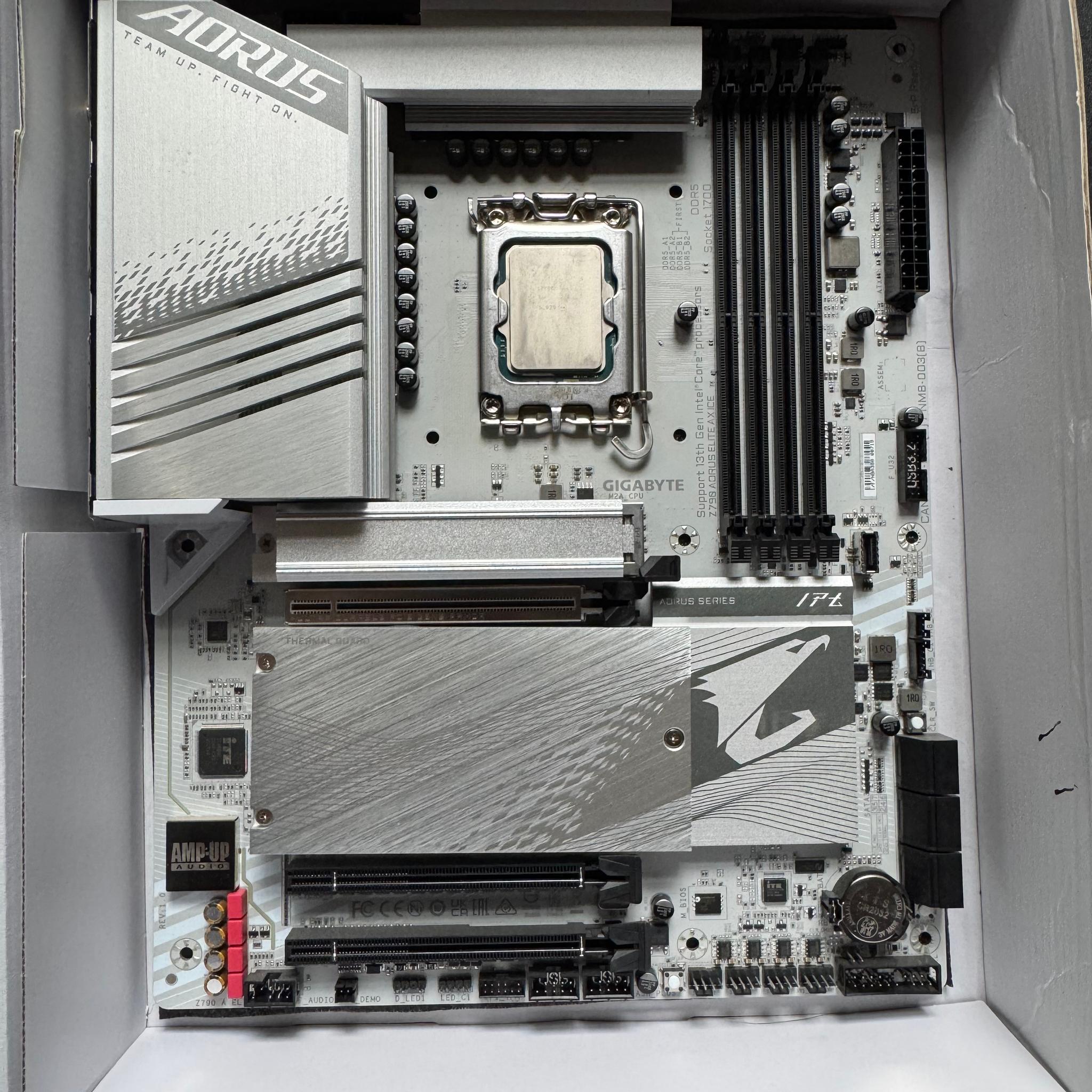 Z790 Aorus Elite AX ICE w/ i9-12900K