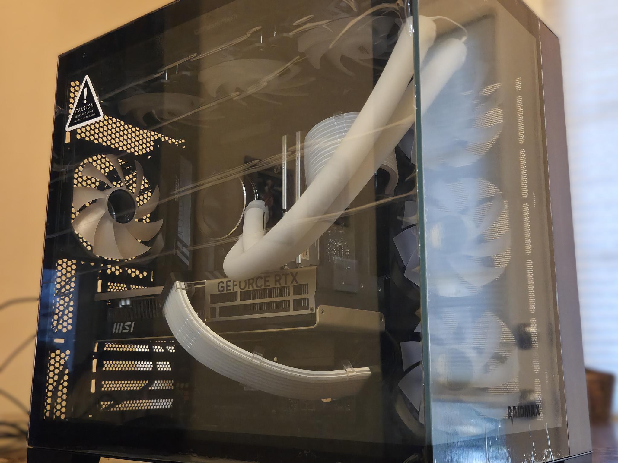 The Sentinel! 🛡️– Core Ultra 7 265KF • RTX 5070 Ti • 32GB DDR5 • 2TB NVMe • Temp Display