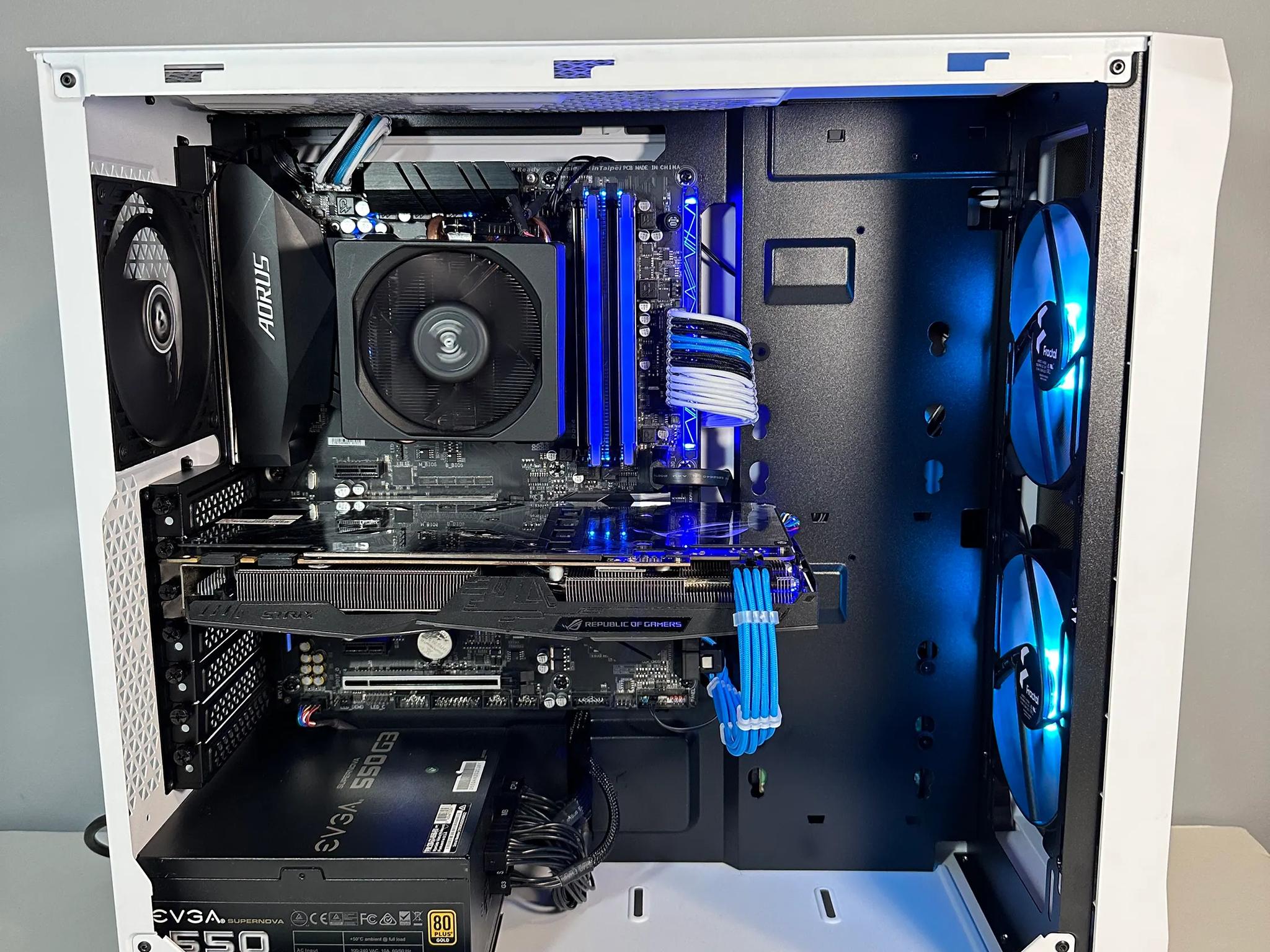 Ryzen 7 1700X/Nvidia GTX 1070 8GB Custom White RGB Gaming PC W/ Keyboard & Mouse