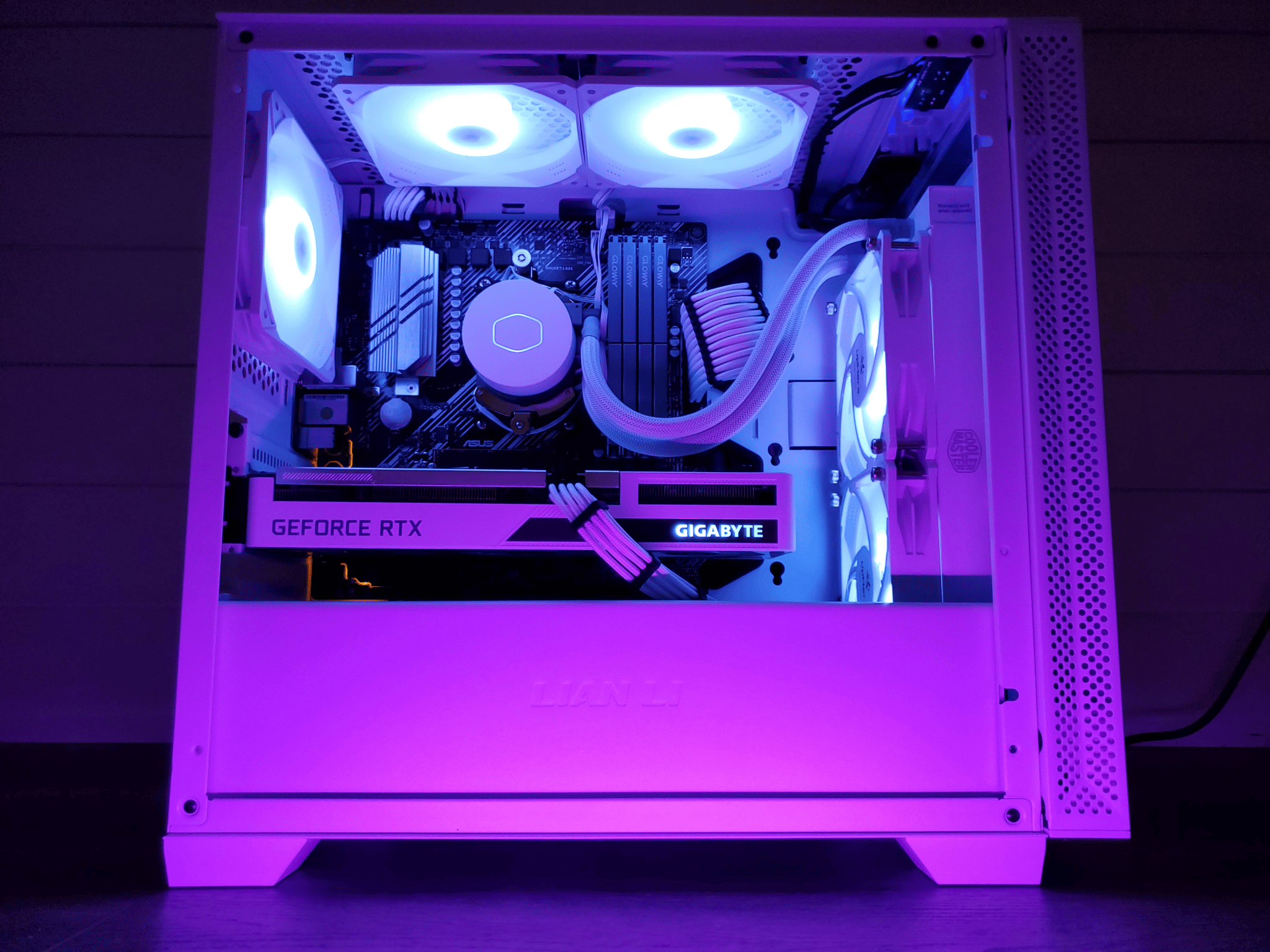 Glacier | RTX 3060 - Ryzen 5 5600x White Gaming and Streaming PC