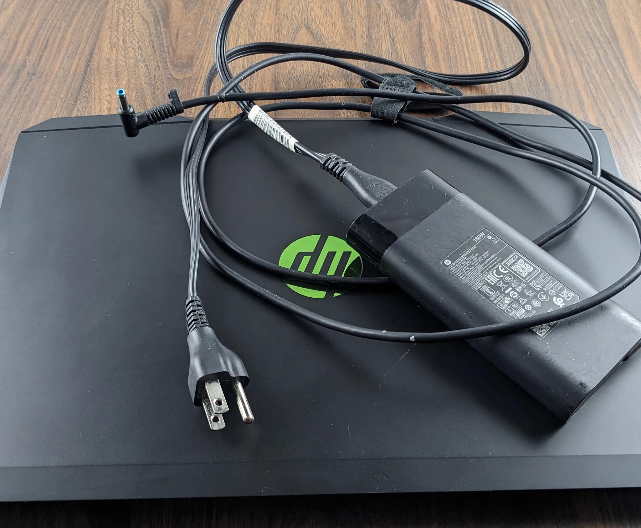 HP Pavilion Gaming GTX 1650, i5-9300H, 12GB DDR4, 256GB NVMe, 1TB HDD