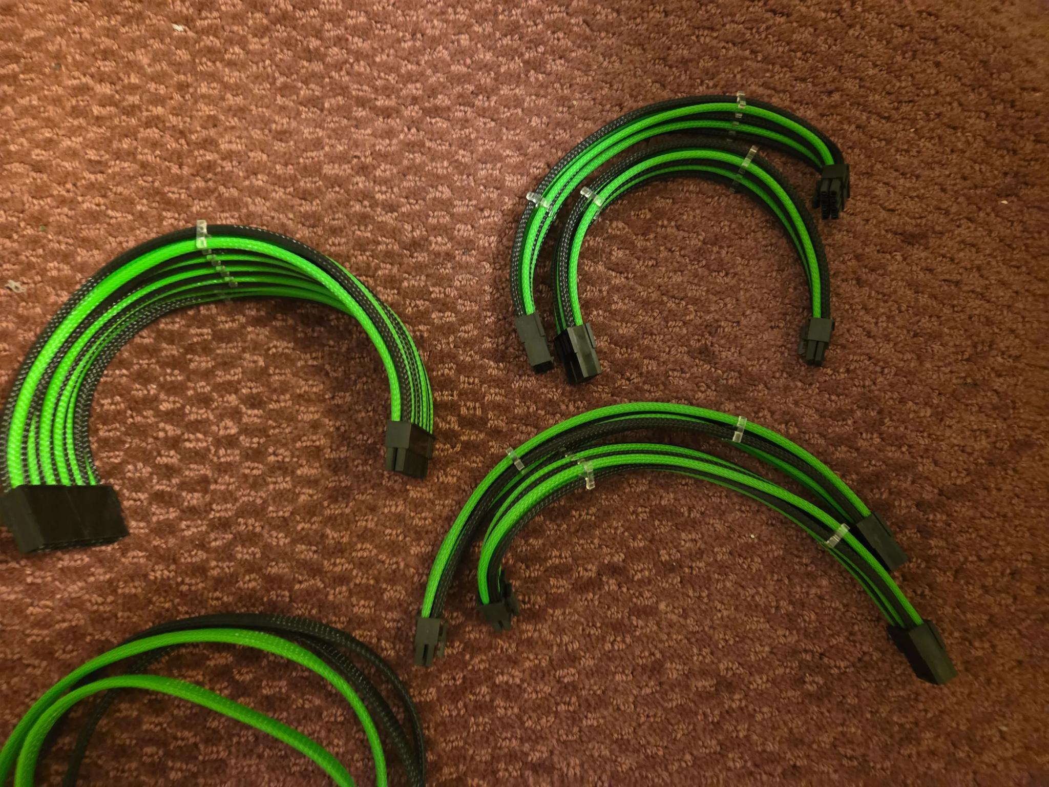 Custom PSU extensions made with MDCPX Black/Neon Green with cable combs