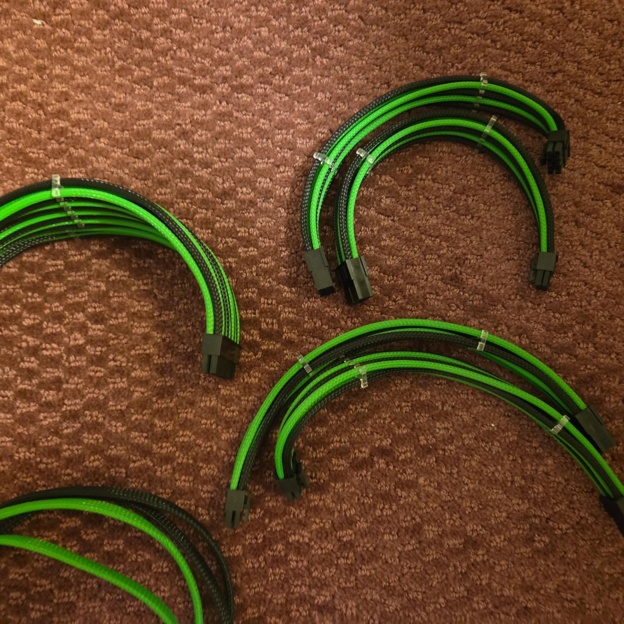 Custom PSU extensions made with MDCPX Black/Neon Green with cable combs