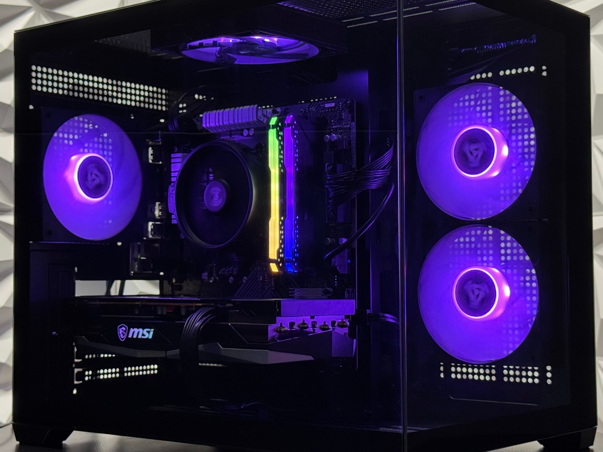 RX 6600 XT, Ryzen 5 5500, 16GB Ram, 1TB SSD, Arc Raiders, Fortnite, R6, Battlefield 6