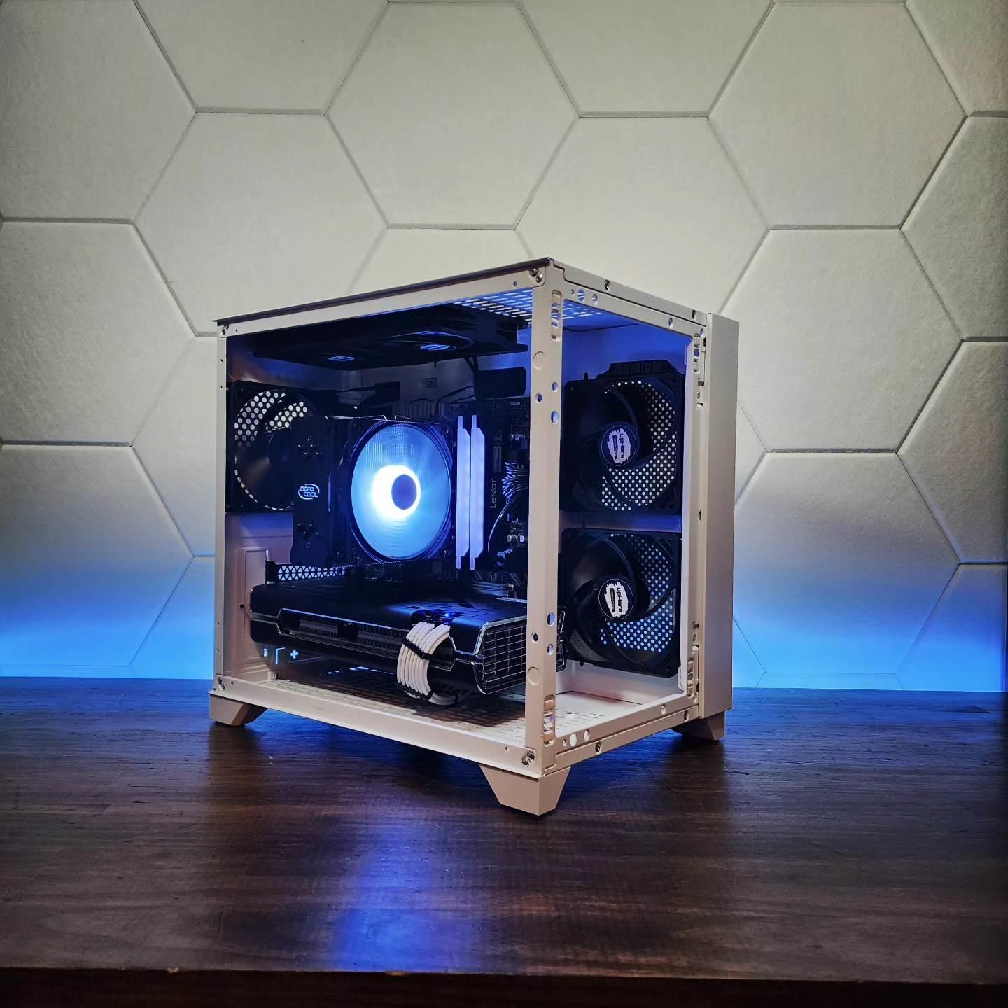 💙🤍 RX 5700XT // Ryzen 5 5600 // 16GB 3600MHz // 1TB NVMe Gen 3