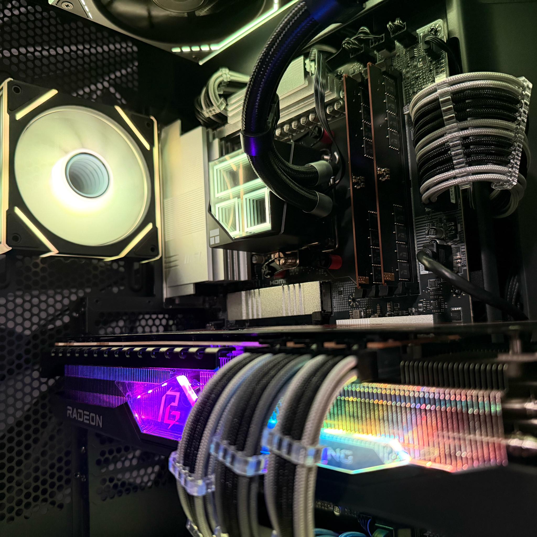 🌌⚡ NEON FLOW ⚡🌌Ryzen 9 9900X| RX 7900 XTX 24 GB | 64 GB DDR5| 4 TB NVMe| 1000W PSU