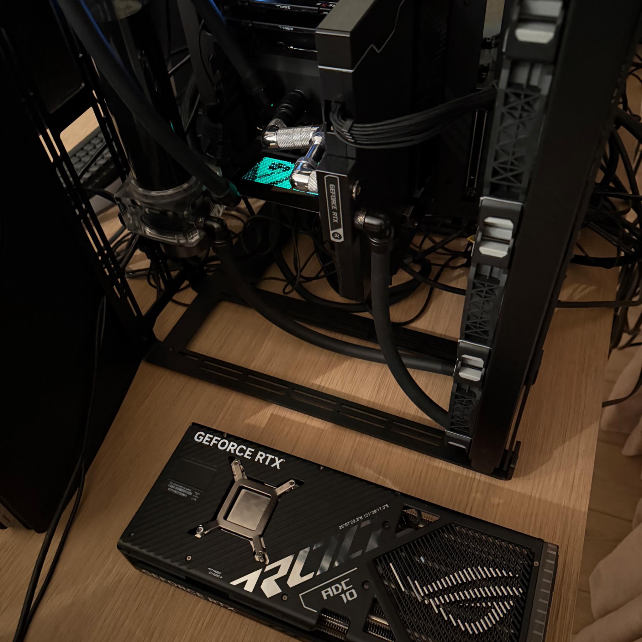LIQUID COOLED ASUS ROG STRIX 4090 OC x EKWB