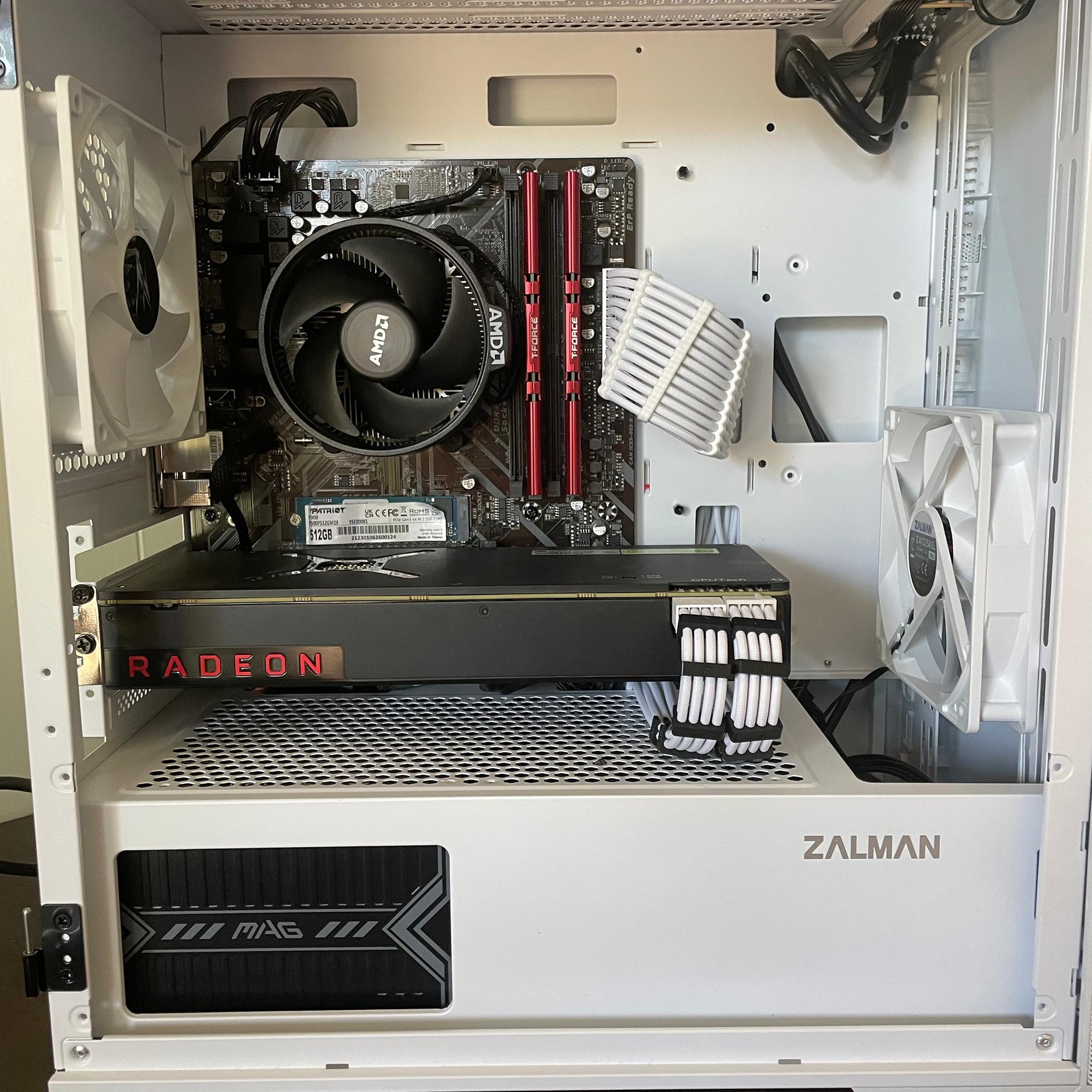 White Ryzen 7 Vega 64 gaming pc