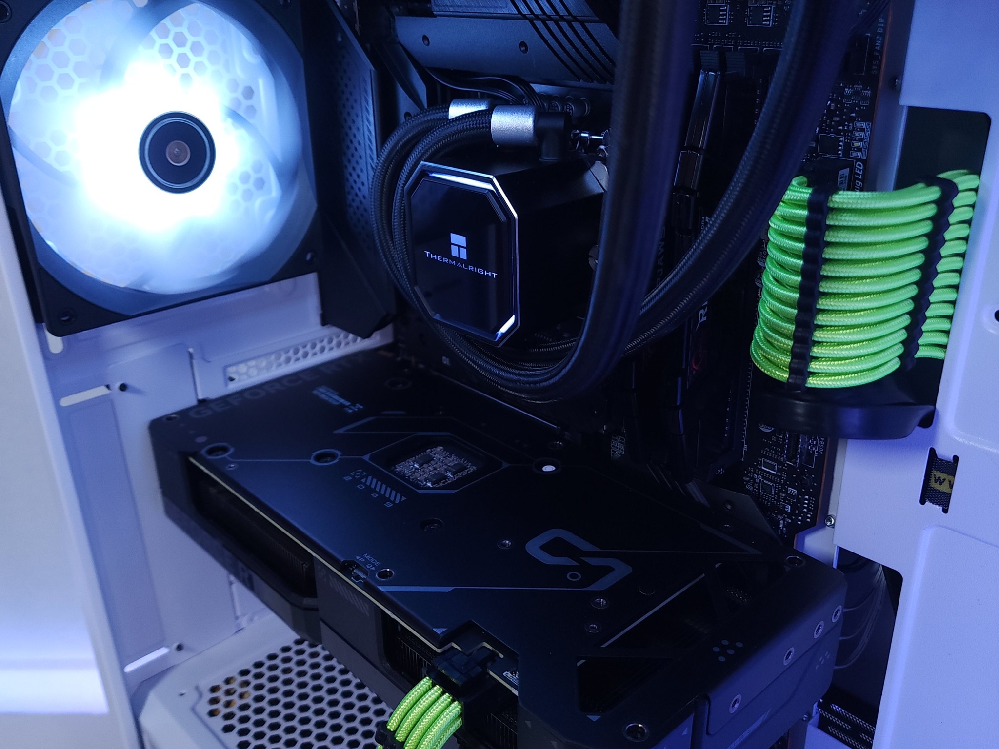 💚🤍RTX 4070 | Core i5 12600K | 32GB 3200MHz | 1TB NVMe SSD