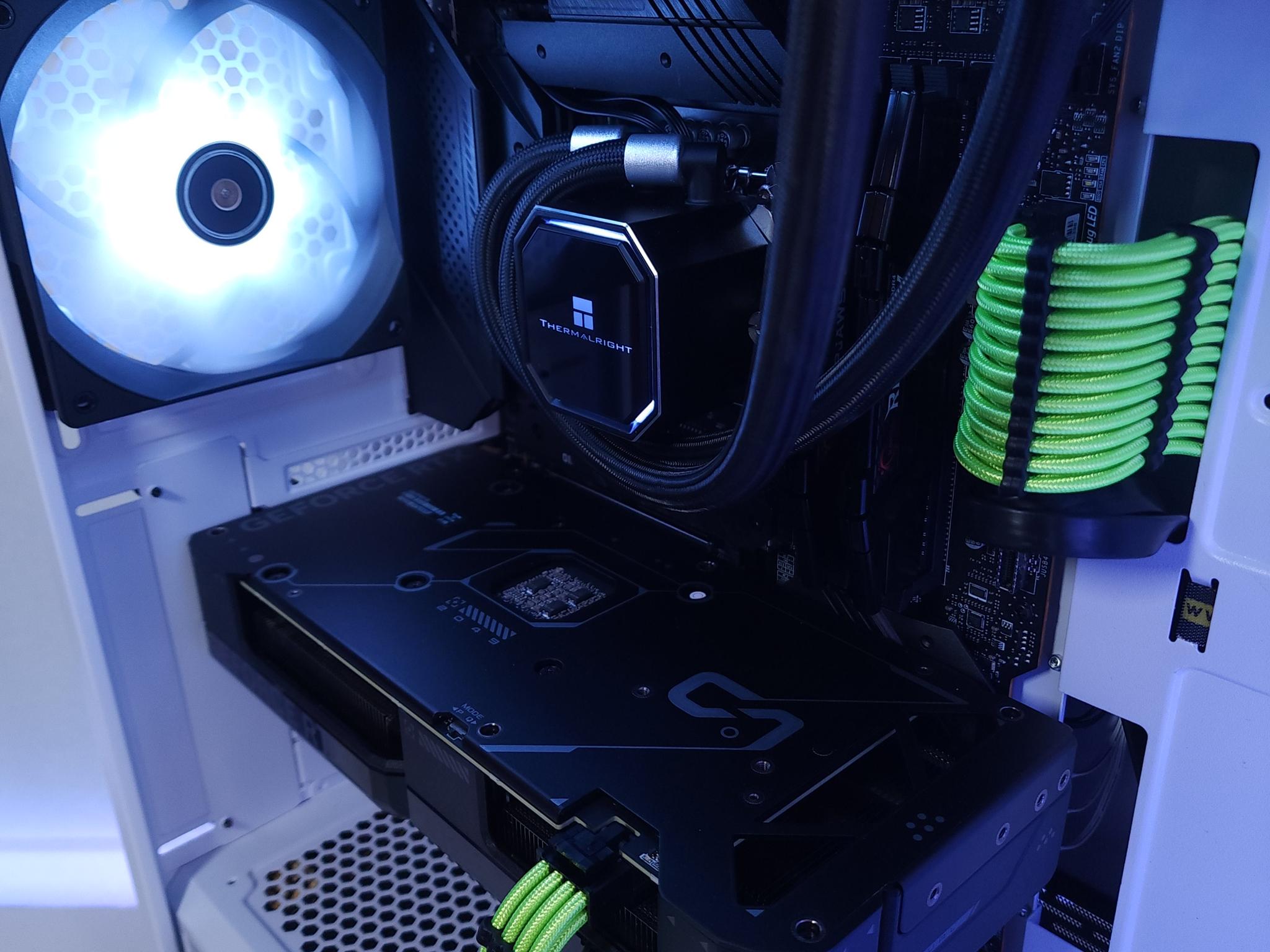 💚🤍RTX 4070 | Core i5 12600K | 32GB 3200MHz | 1TB NVMe SSD