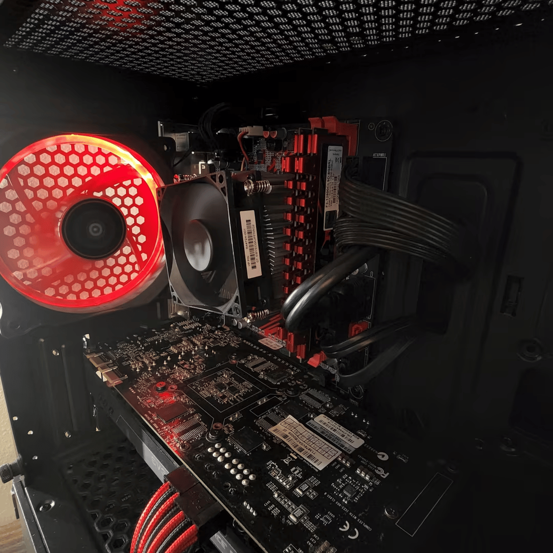 Intel Core i7 4770 // EVGA GeForce GTX 760 2G // GSkill Ripjaws 8GB