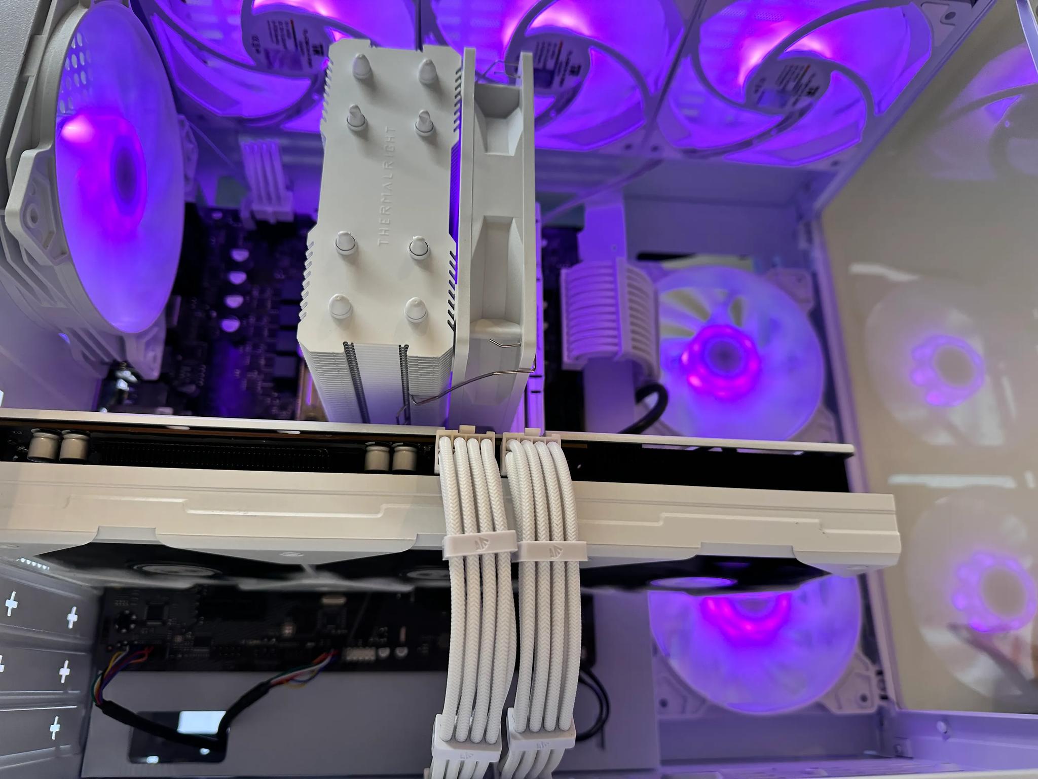 🤍🏔️Alaska🏔️❄️Gaming PC❄️AMD RX VEGA 56 8GB❄️Intel 12100F❄️16GB DDR4❄️1TB NVME SSD