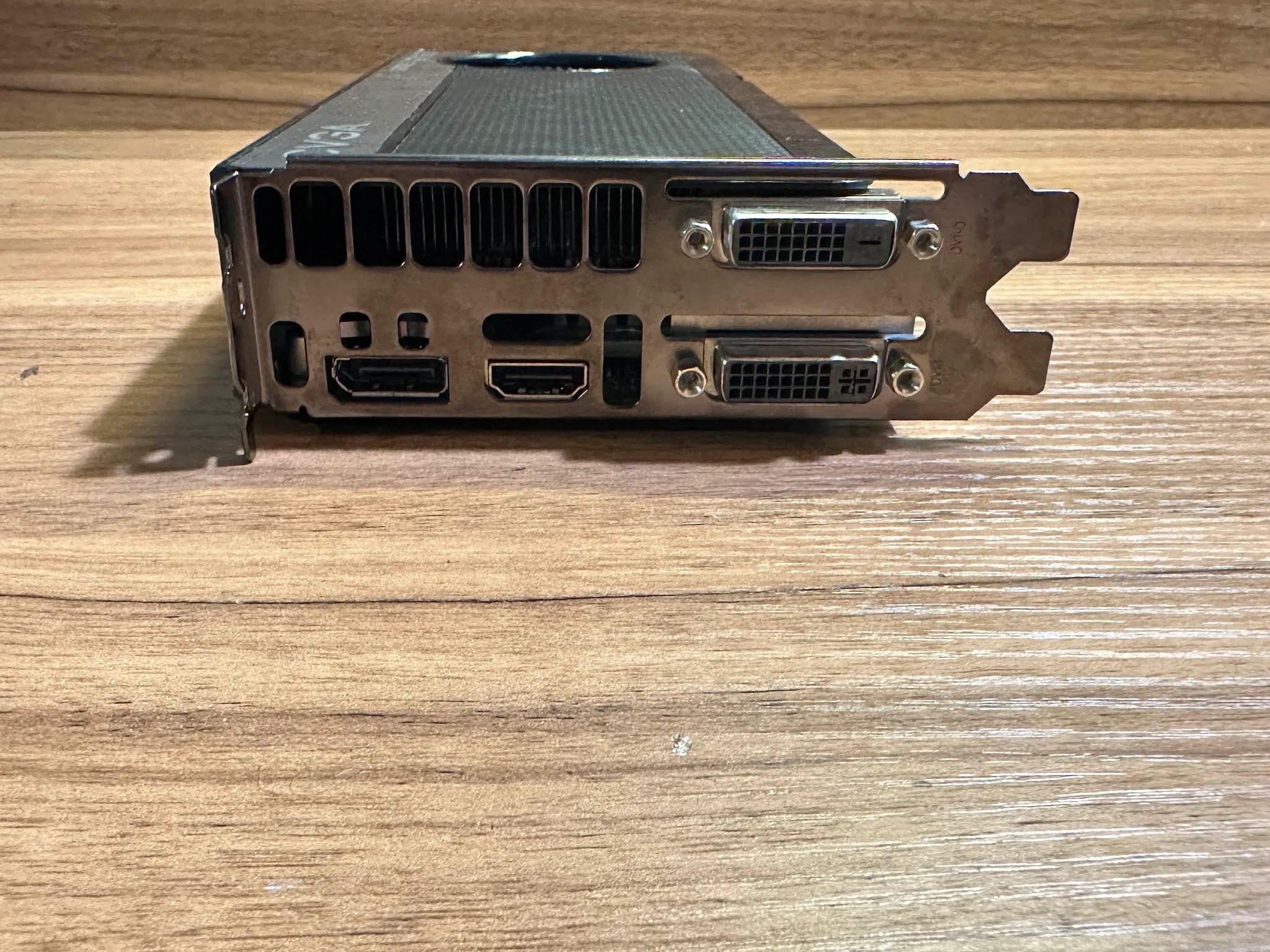 EVGA Nvidia GeForce GTX 660 2GB GDDR5 Graphics Card 1x DisplayPort, 1x HDMI, 2x DVI